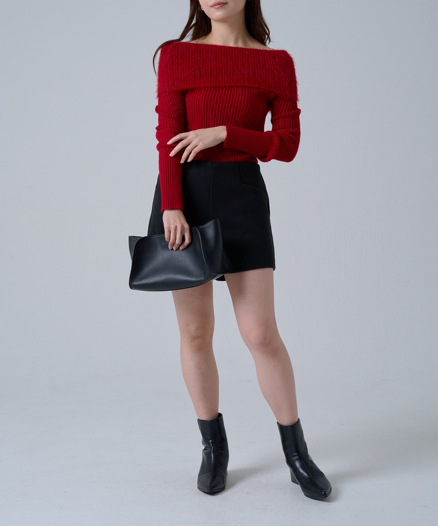 ワイドファーオフショルダートップス / Wide Fur Off-Shoulder Tops