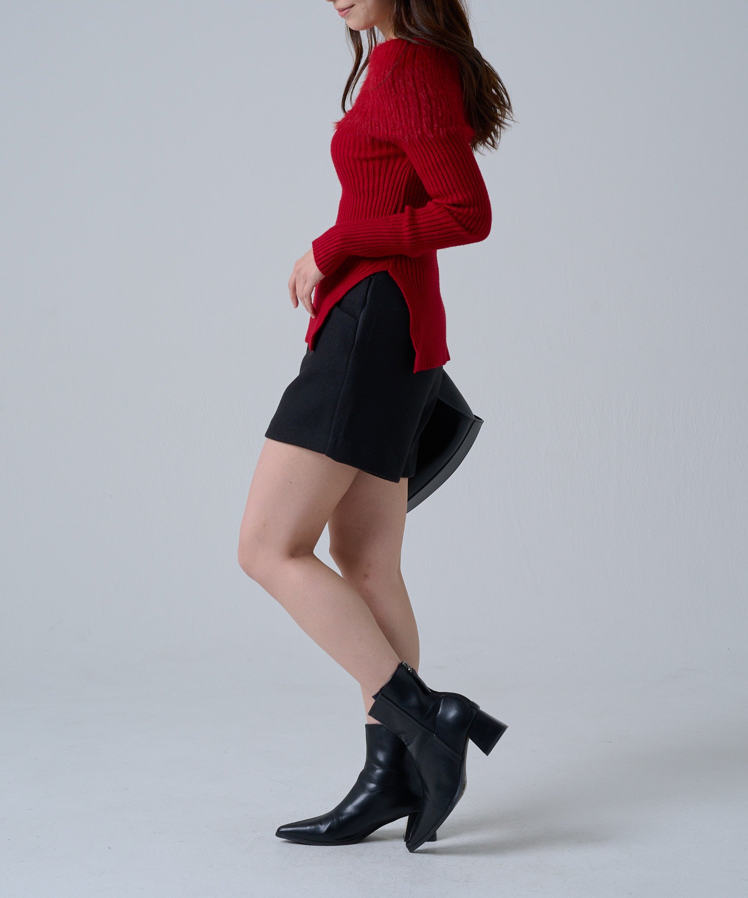 ワイドファーオフショルダートップス / Wide Fur Off-Shoulder Tops