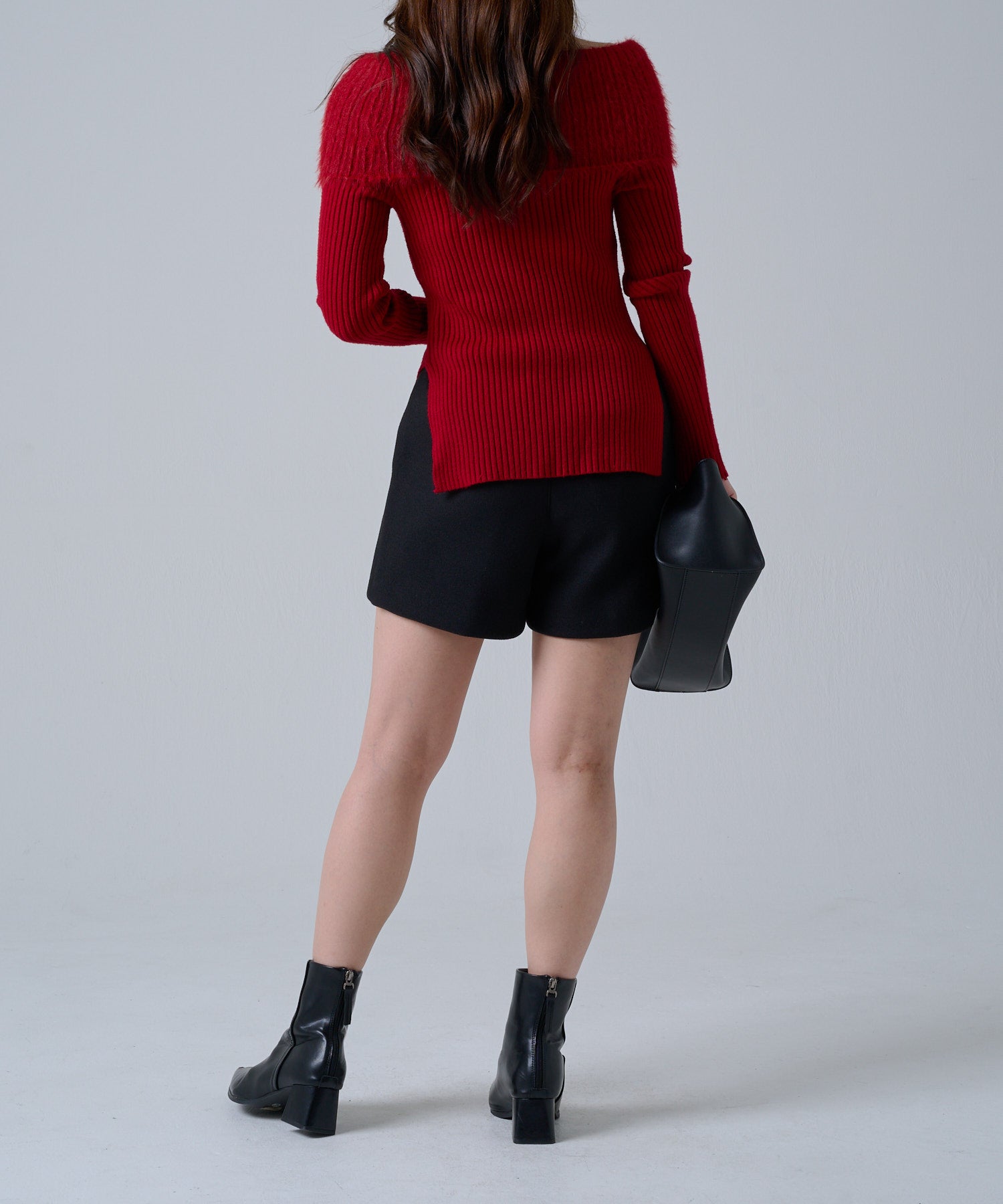 ワイドファーオフショルダートップス / Wide Fur Off-Shoulder Tops