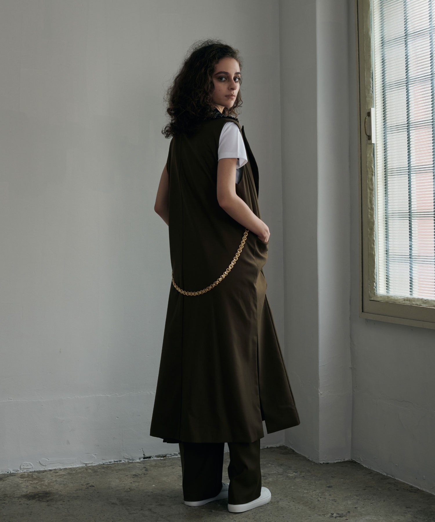 アシンメトリー ロングベスト(チェーンディテール)/Tweed Switching Vest