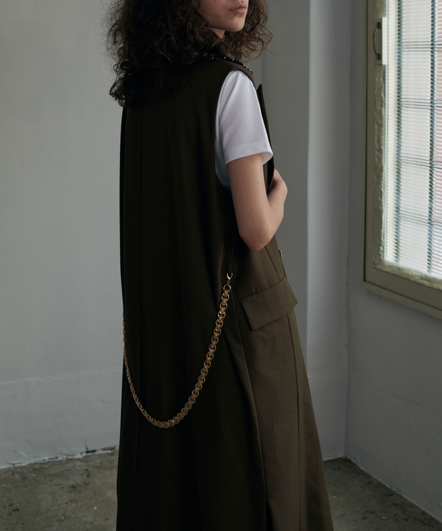 アシンメトリー ロングベスト(チェーンディテール)/Tweed Switching Vest