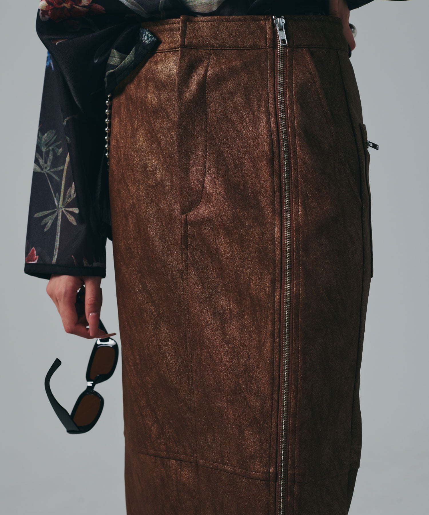 ジップレザーロングスカート