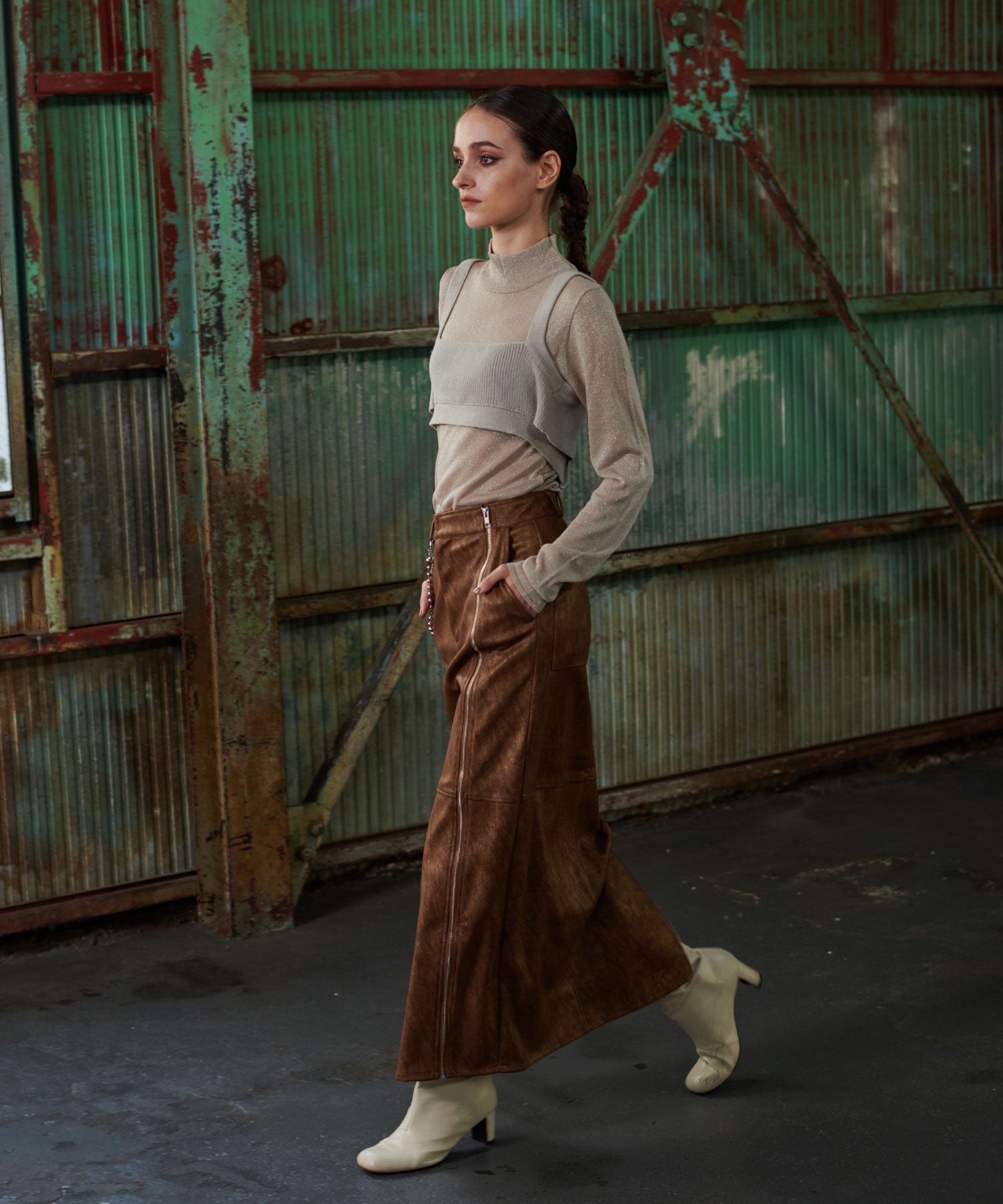 ジップレザーロングスカート