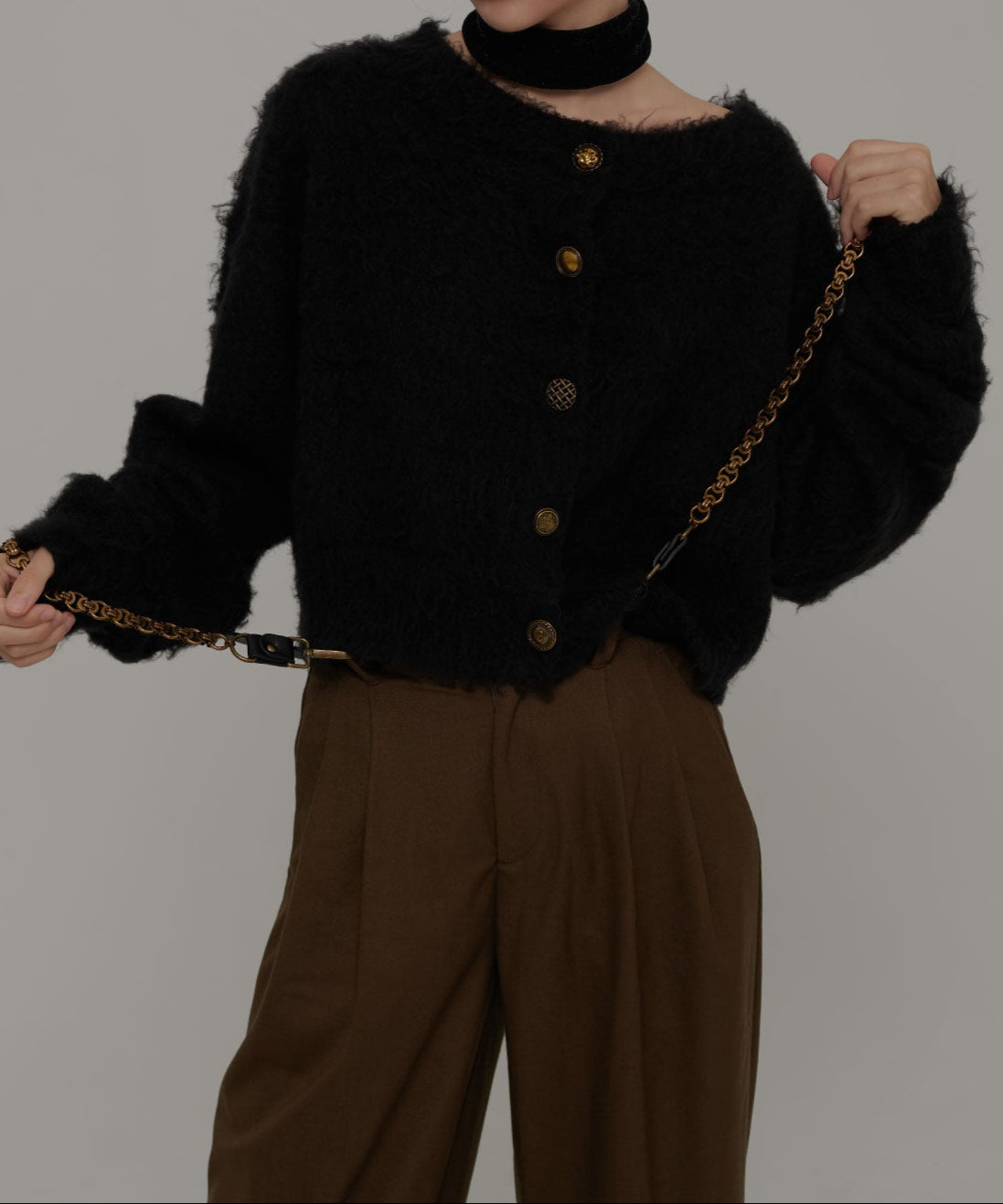 ランダムボタンショートカーディガン