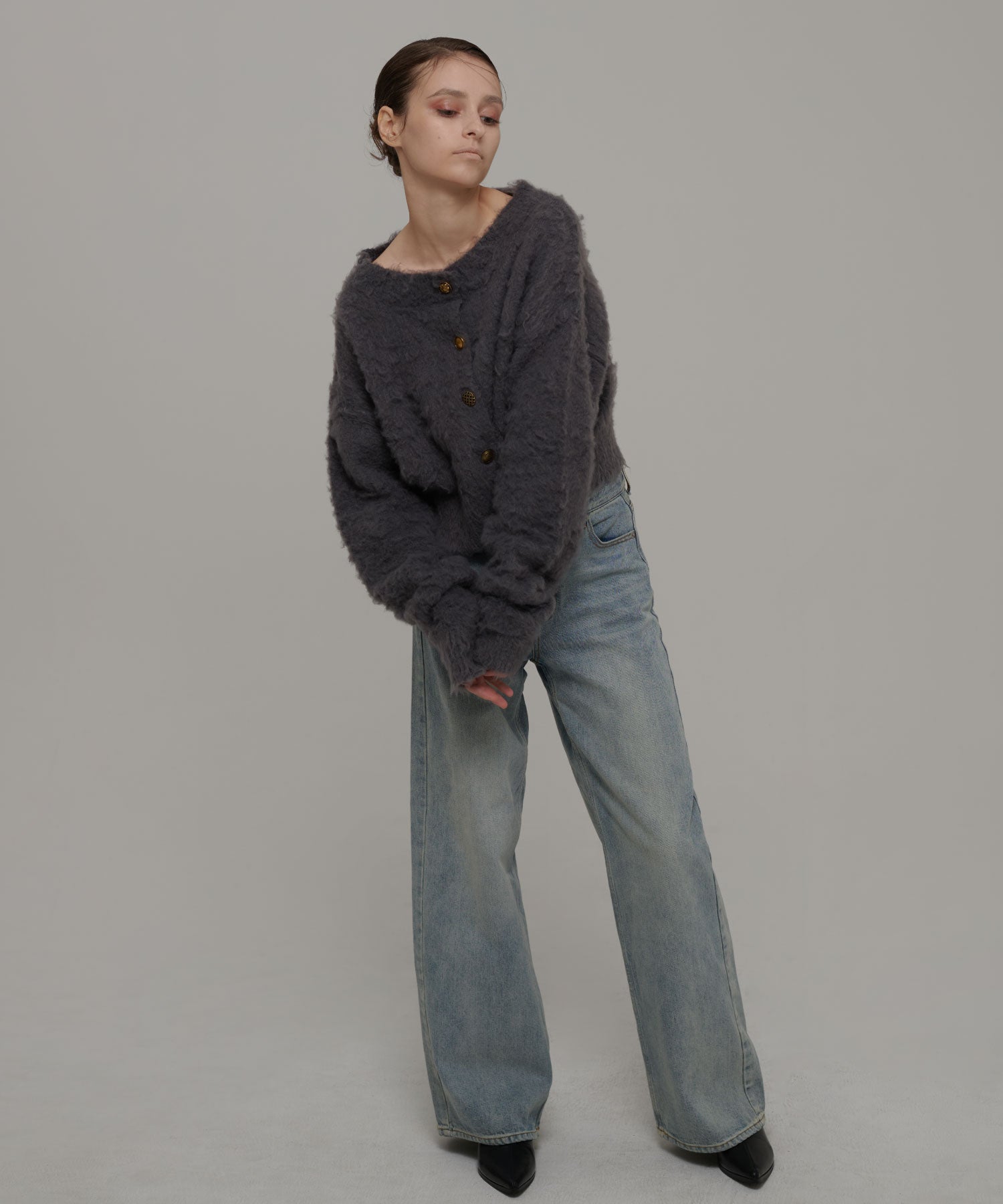 ランダムボタンショートカーディガン