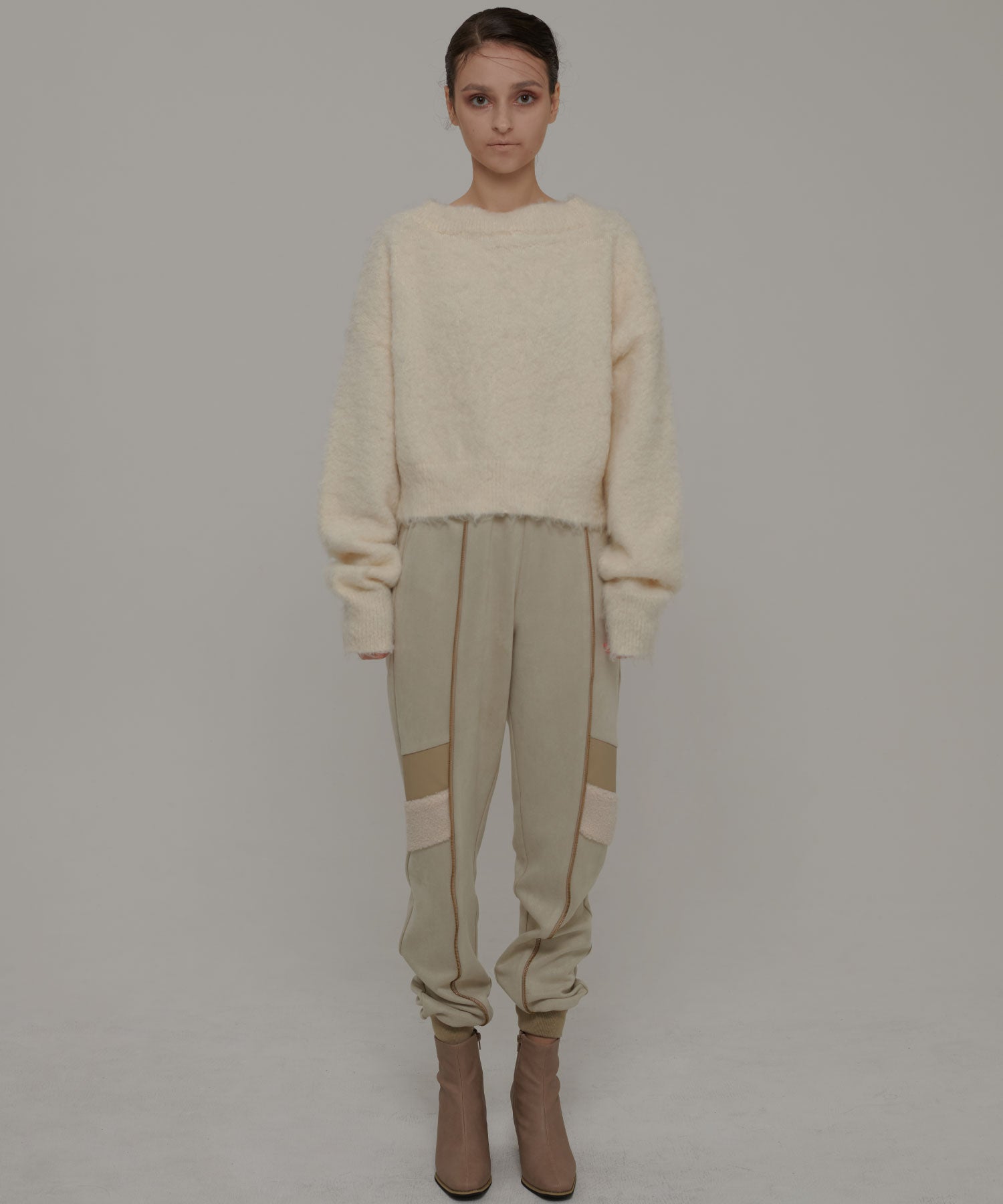 ランダムボタンショートカーディガン