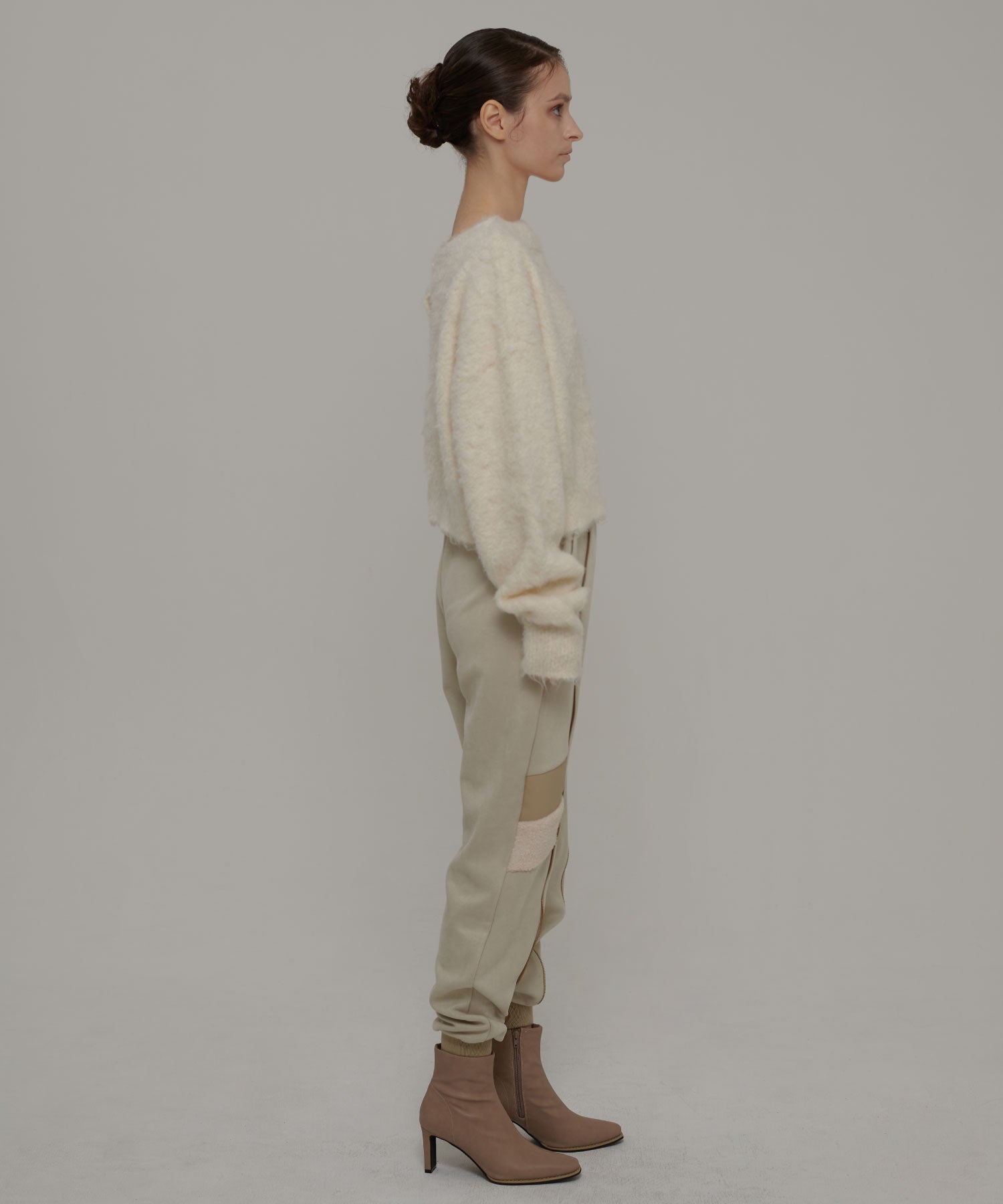 ランダムボタンショートカーディガン