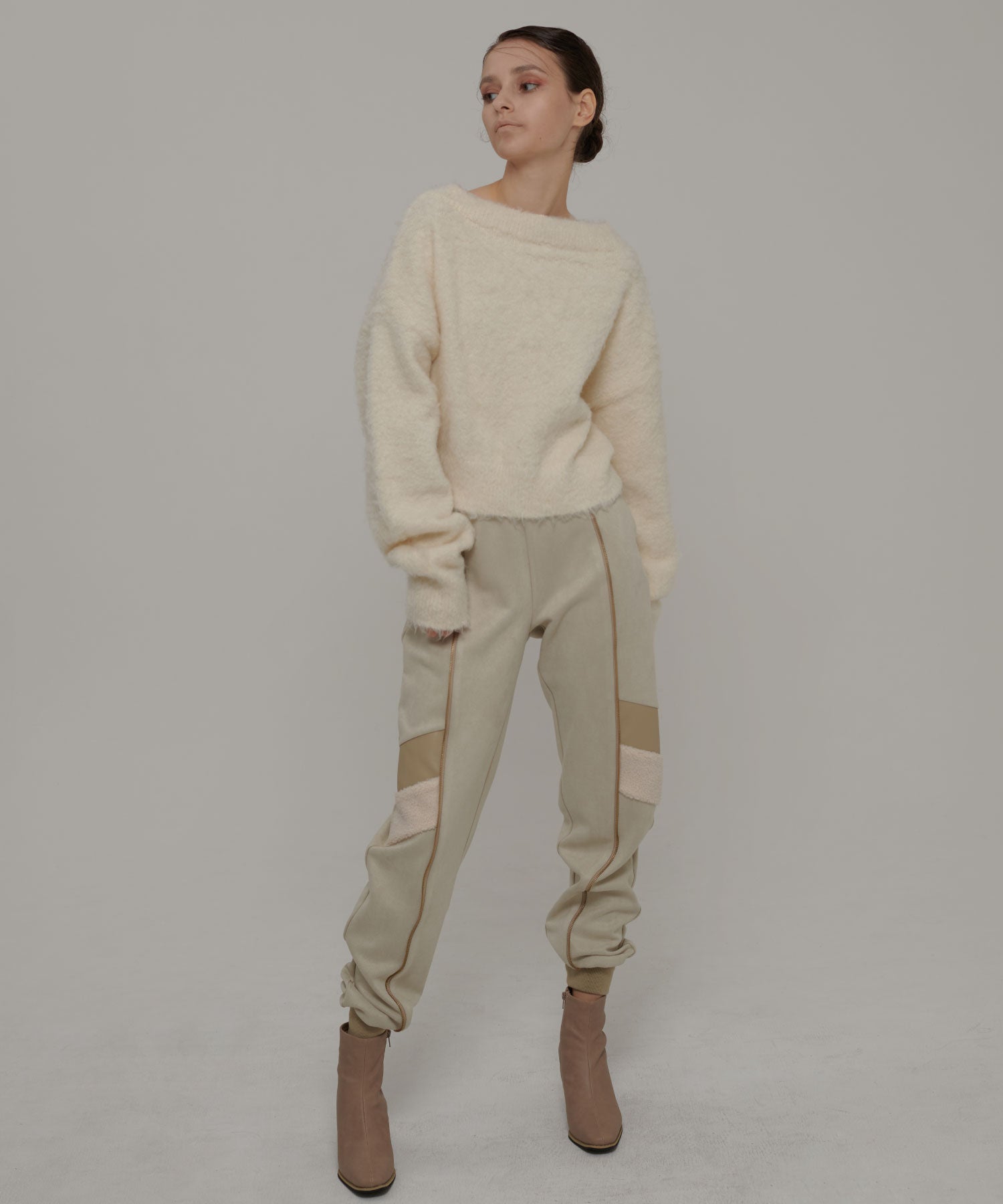 ランダムボタンショートカーディガン