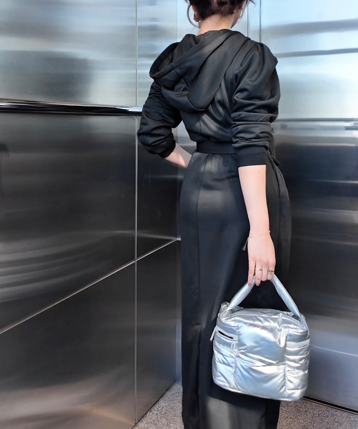 【一部ご予約商品】ピンタック・フーディワンピース