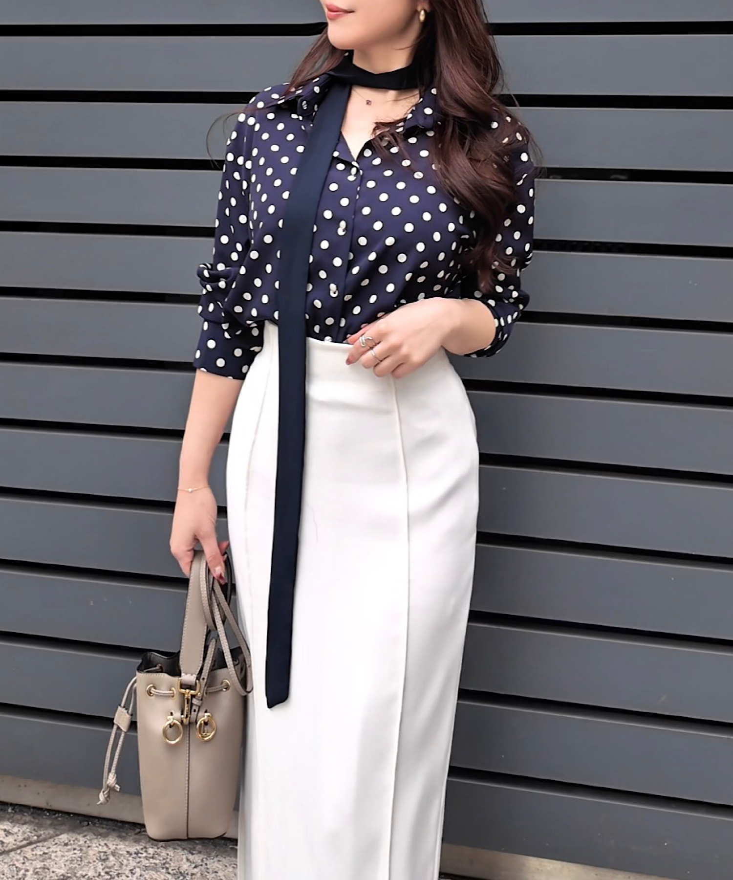 スカーフアクセント ドットブラウス