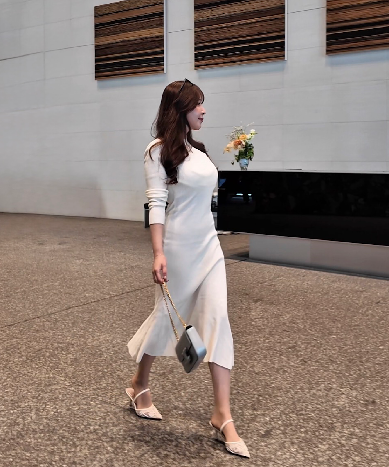 ショルダースリットニットワンピース