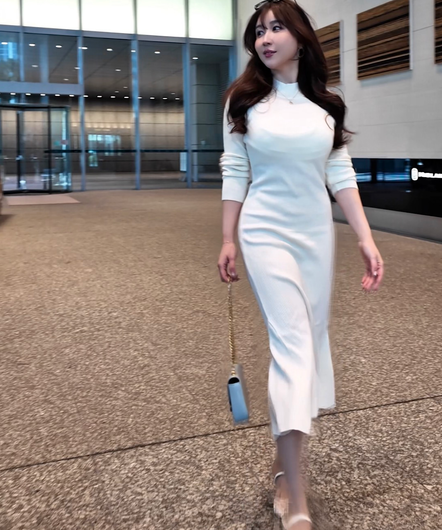 ショルダースリットニットワンピース