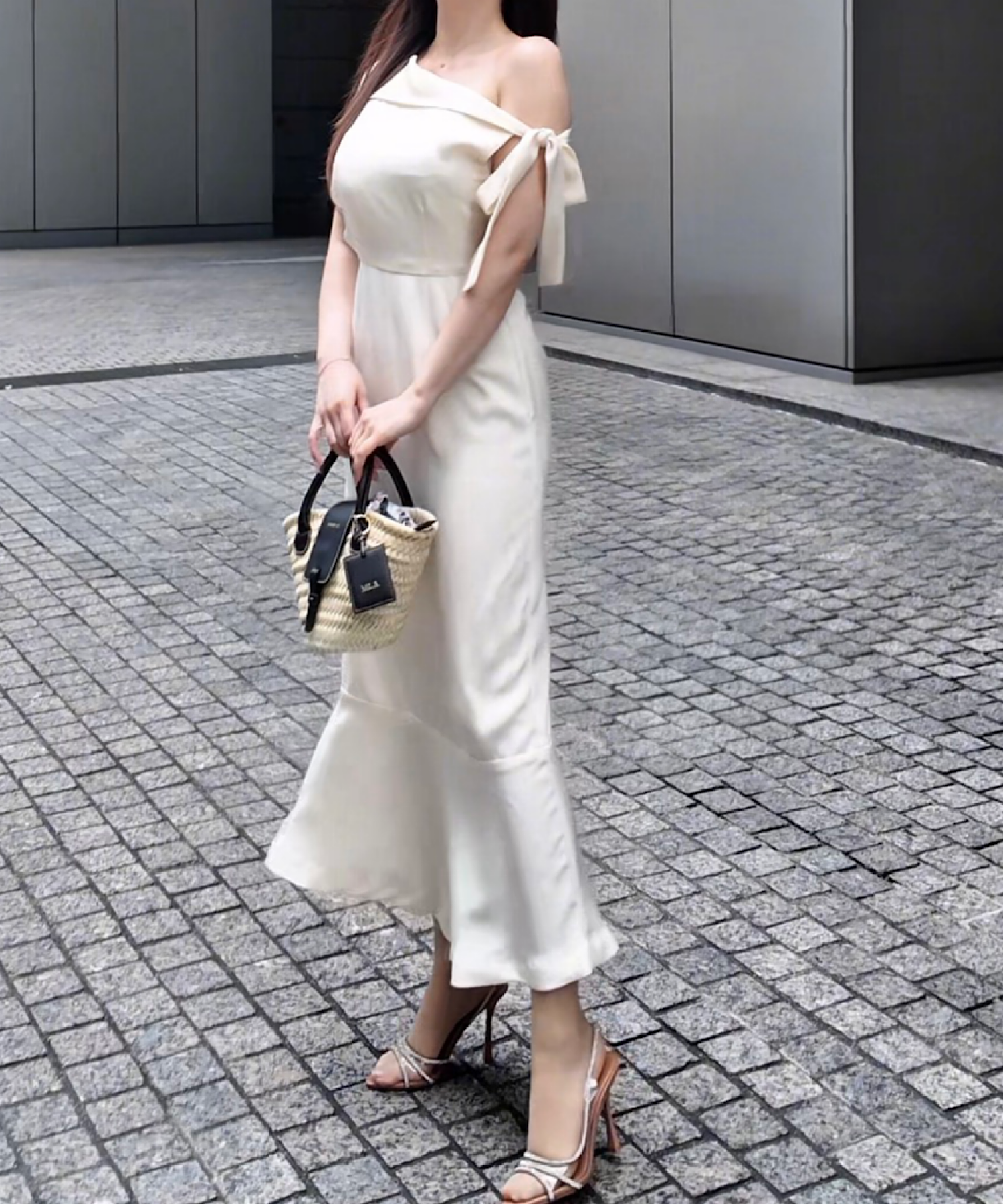 アシンメトリーデザインドレス