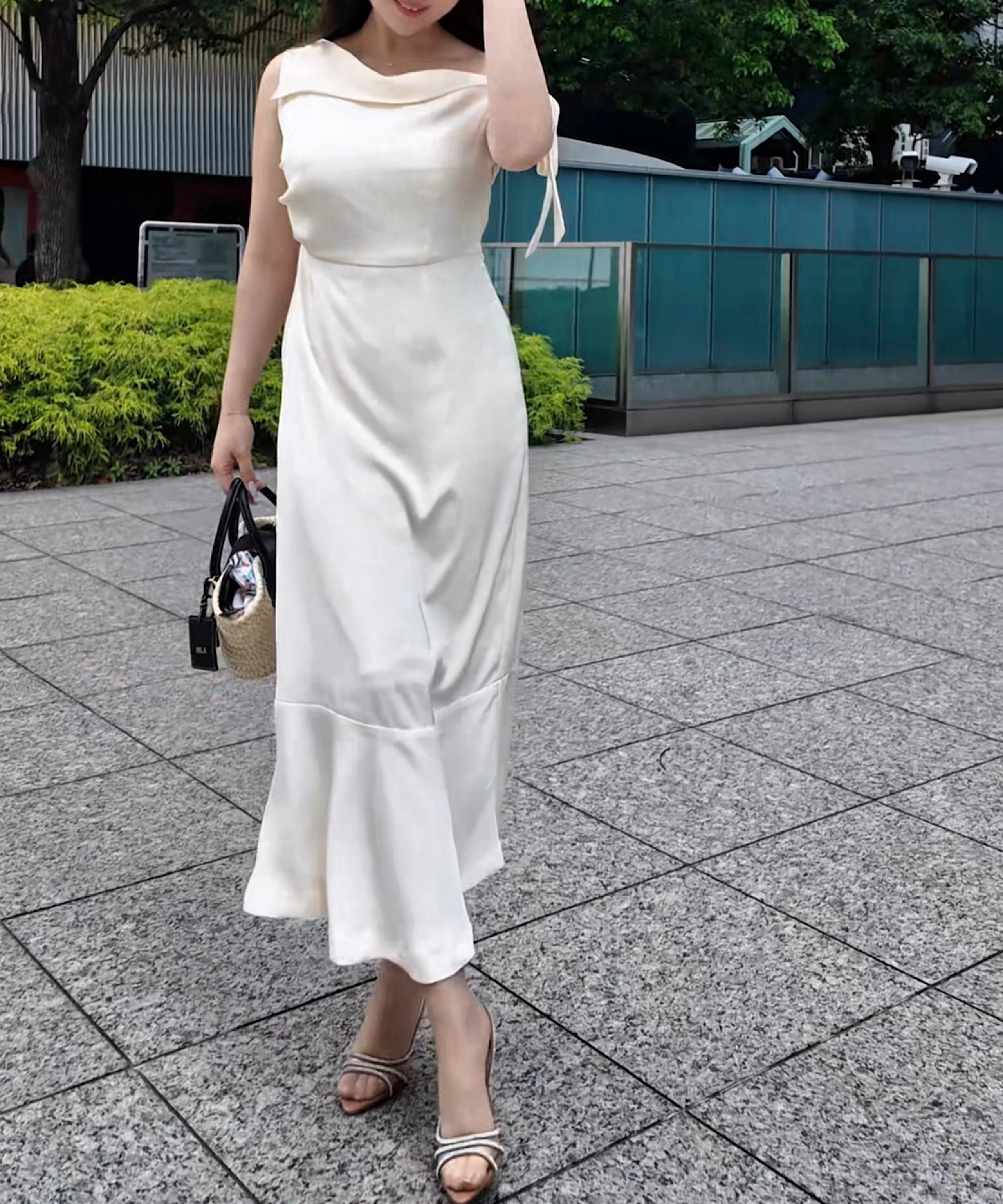 アシンメトリーデザインドレス