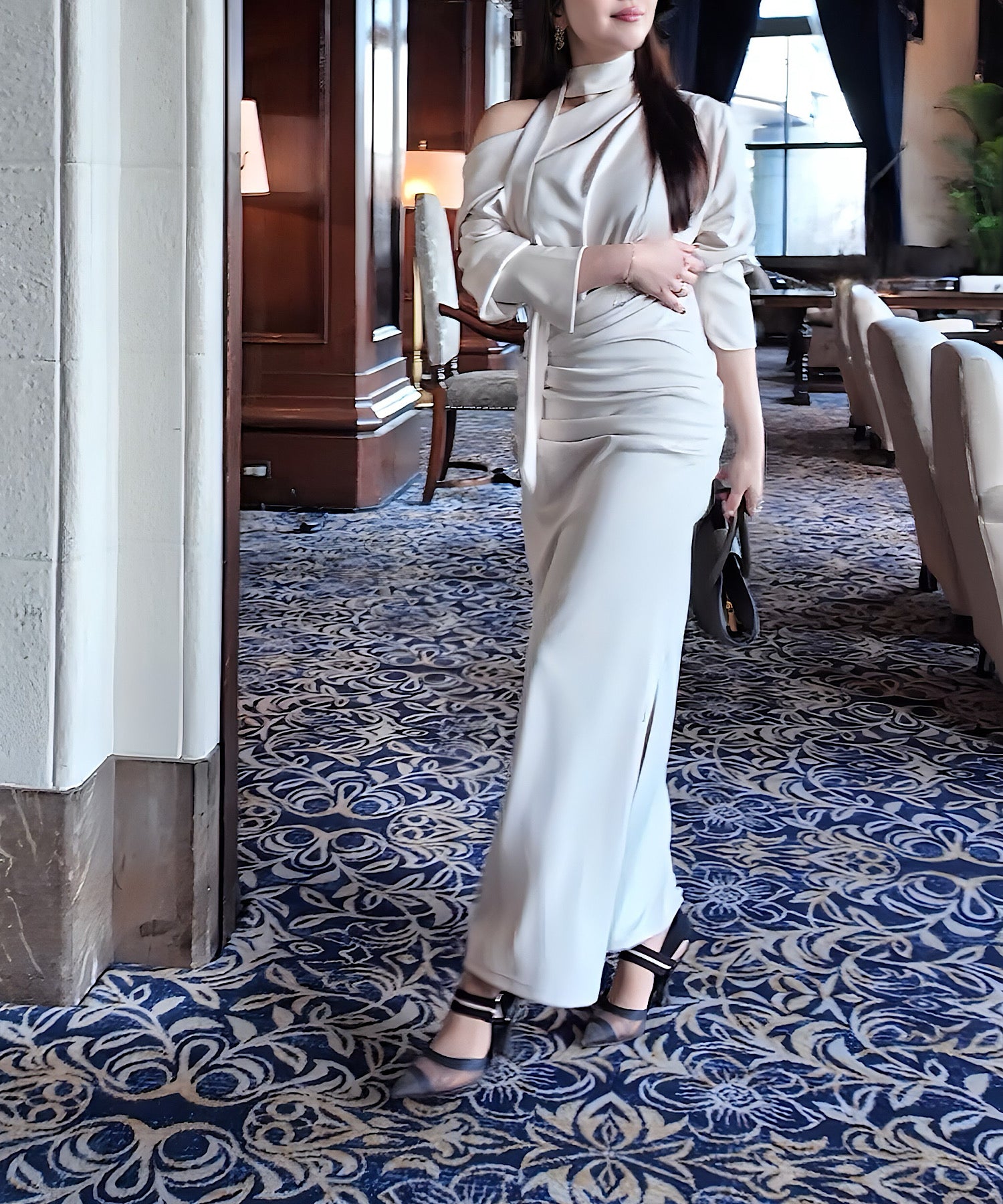 スカーフドレープワンピース/ Scarf Drape Dress – Graceful Off-Shoulder Silhouette