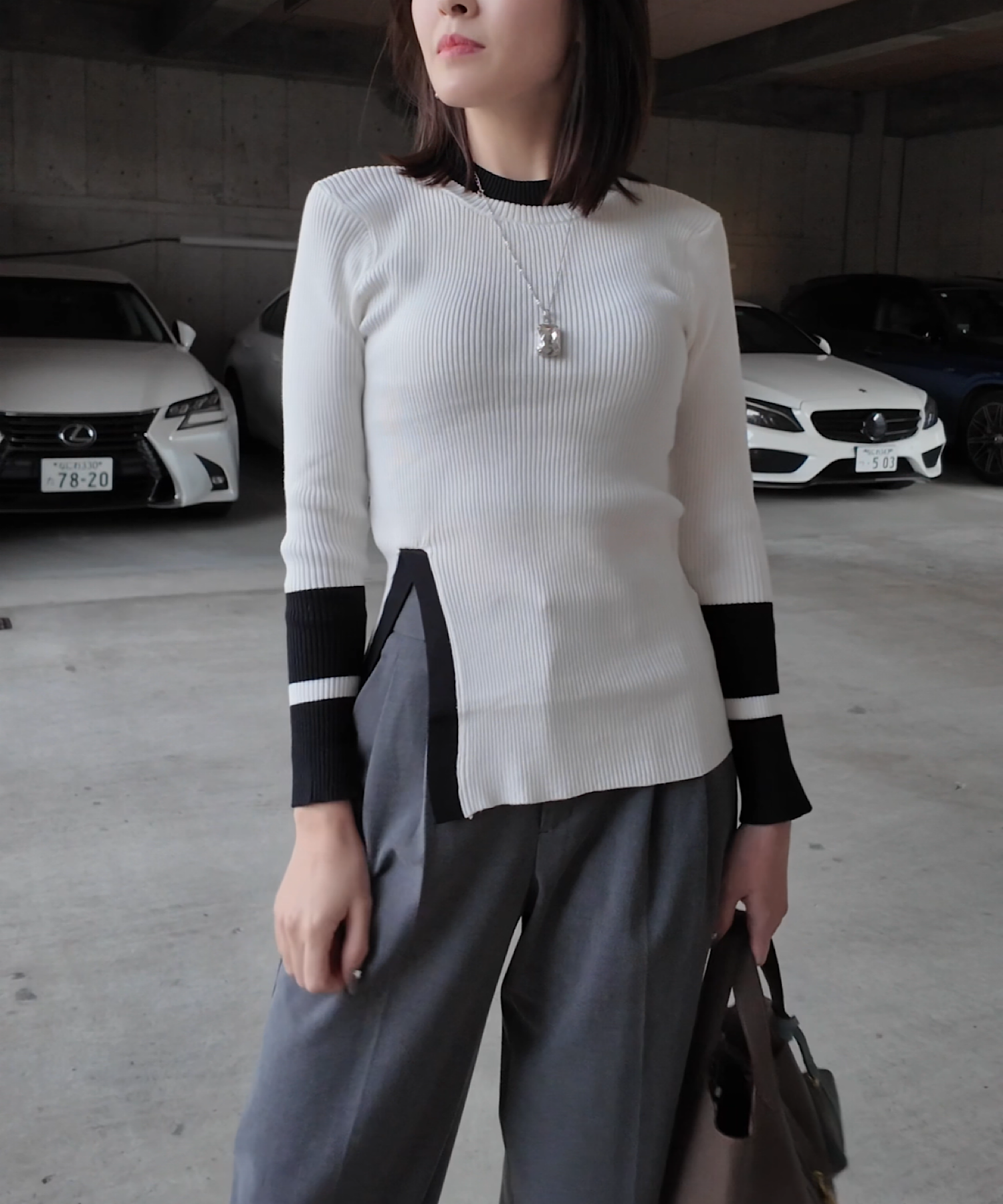 モードバイカラーハイネックトップス