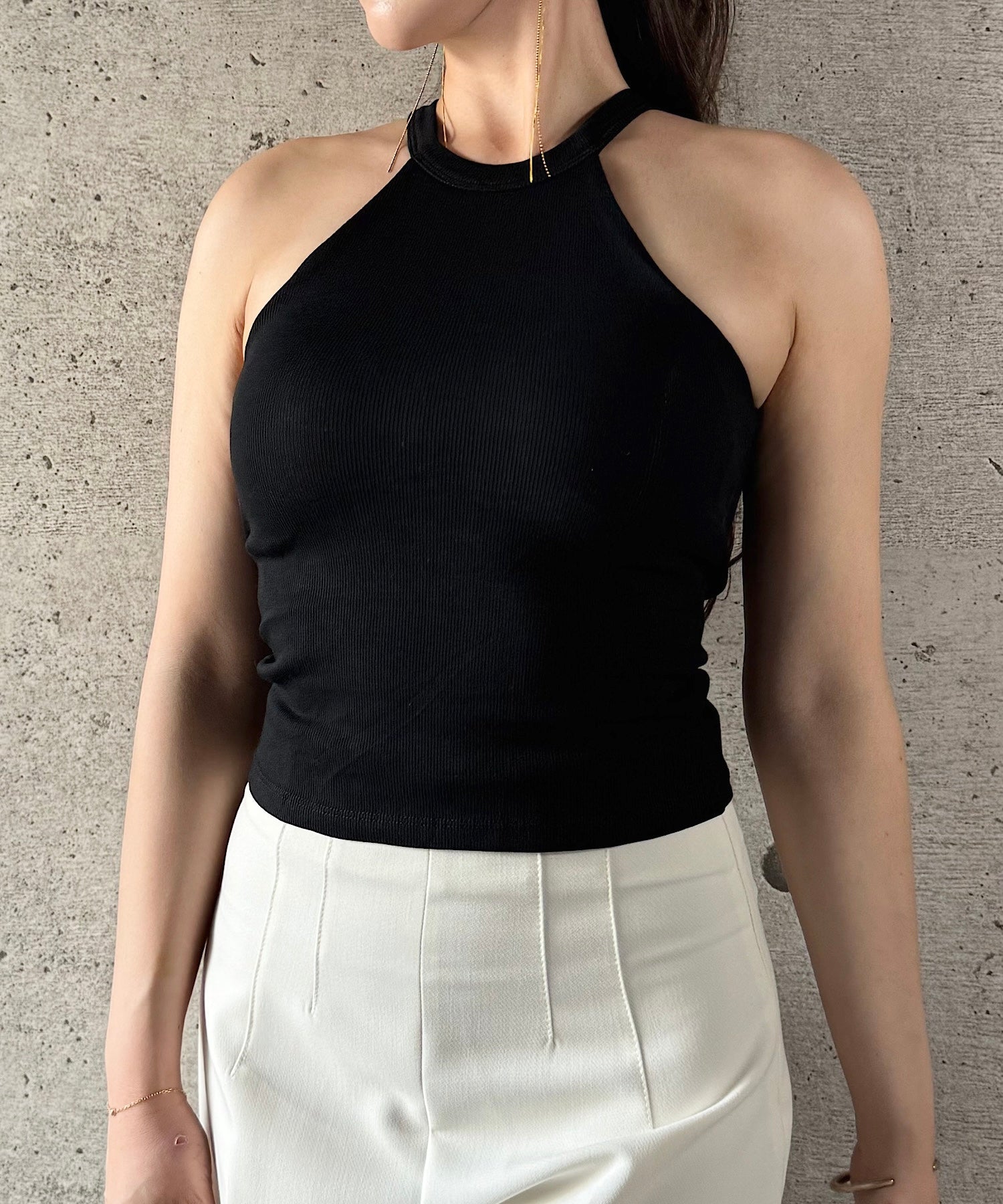 ホルターネッククロップドタンク