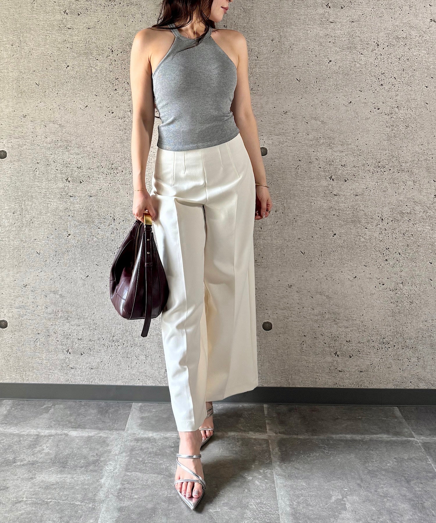 ホルターネッククロップドタンク