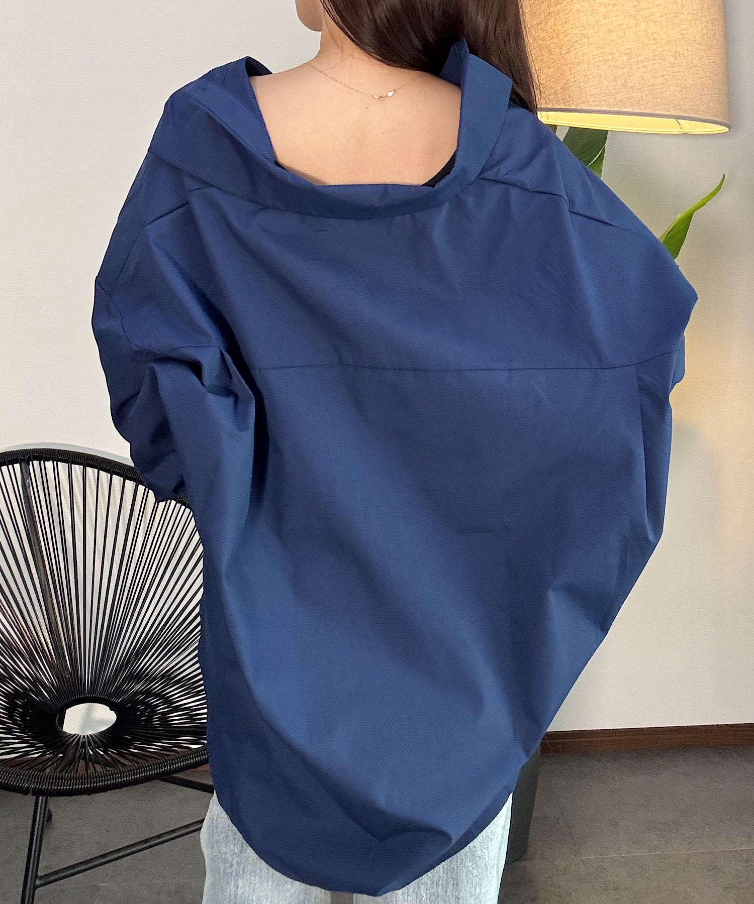 オーバーフィットシャツ