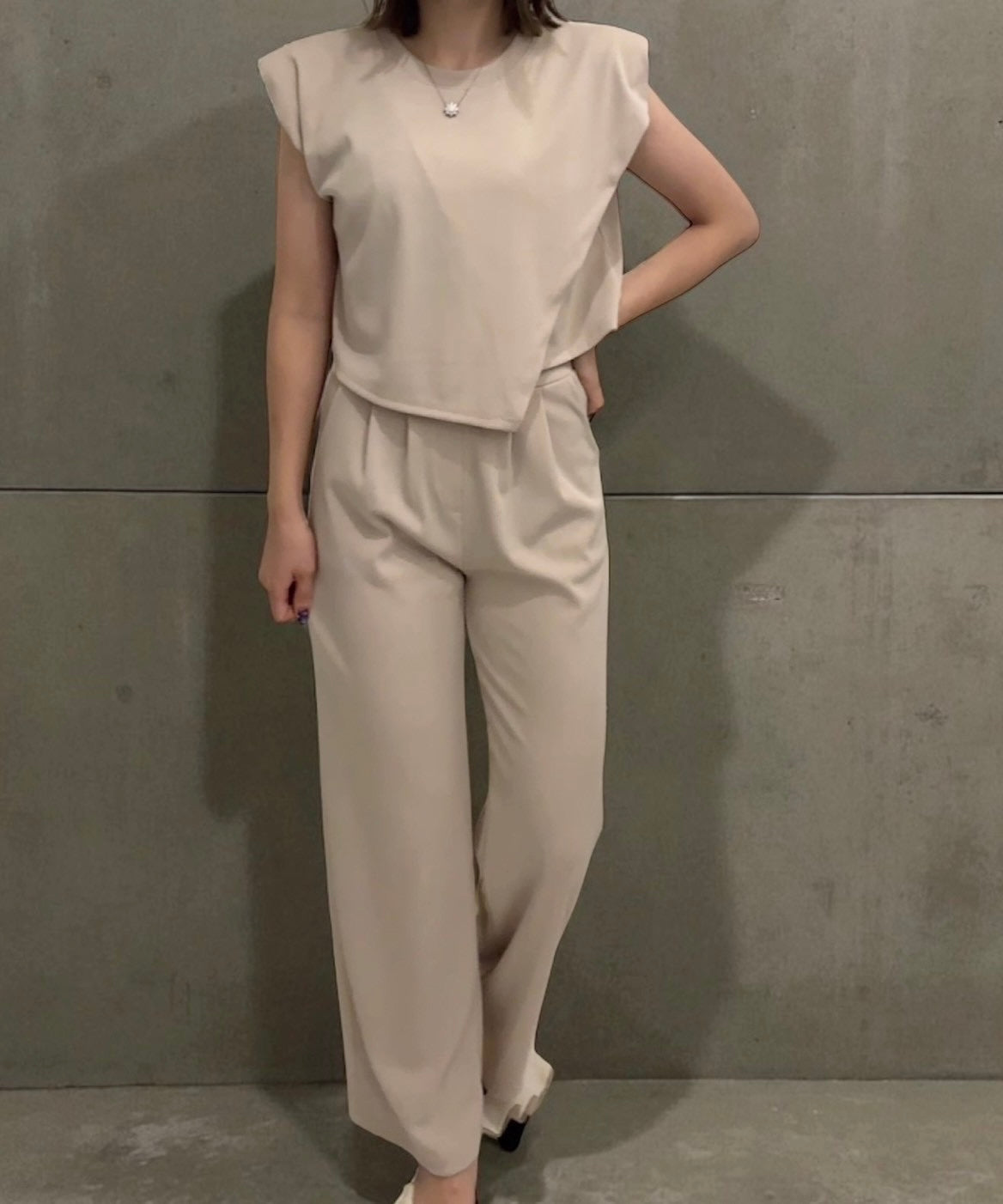 ニュアンスカットセットアップ(ノースリトップス×ワイドパンツセット)【先行予約 8月中旬お届け】