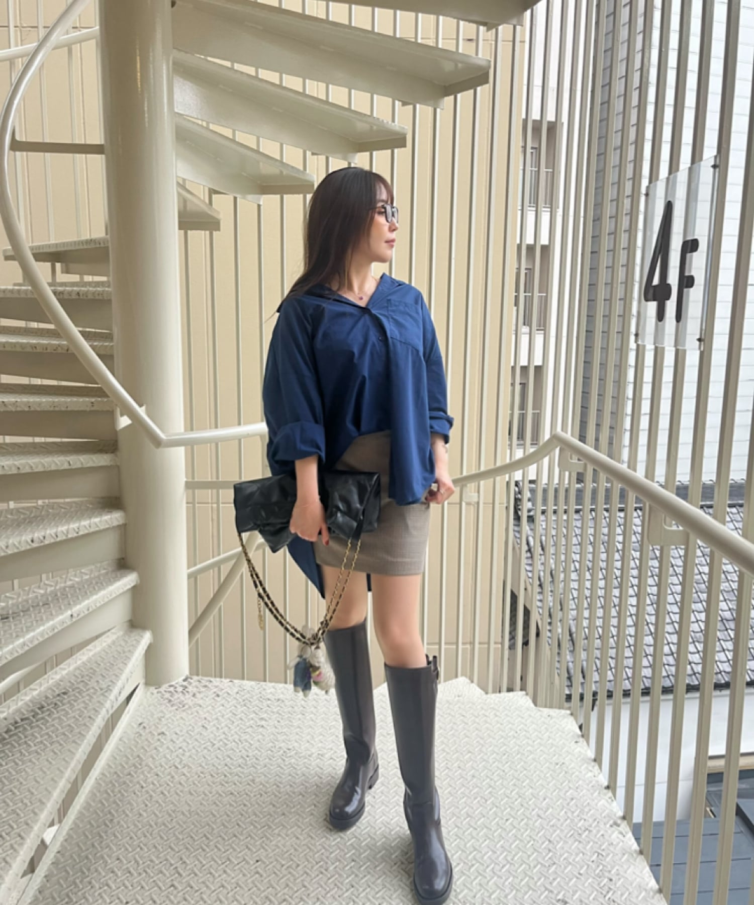 オーバーフィットシャツ