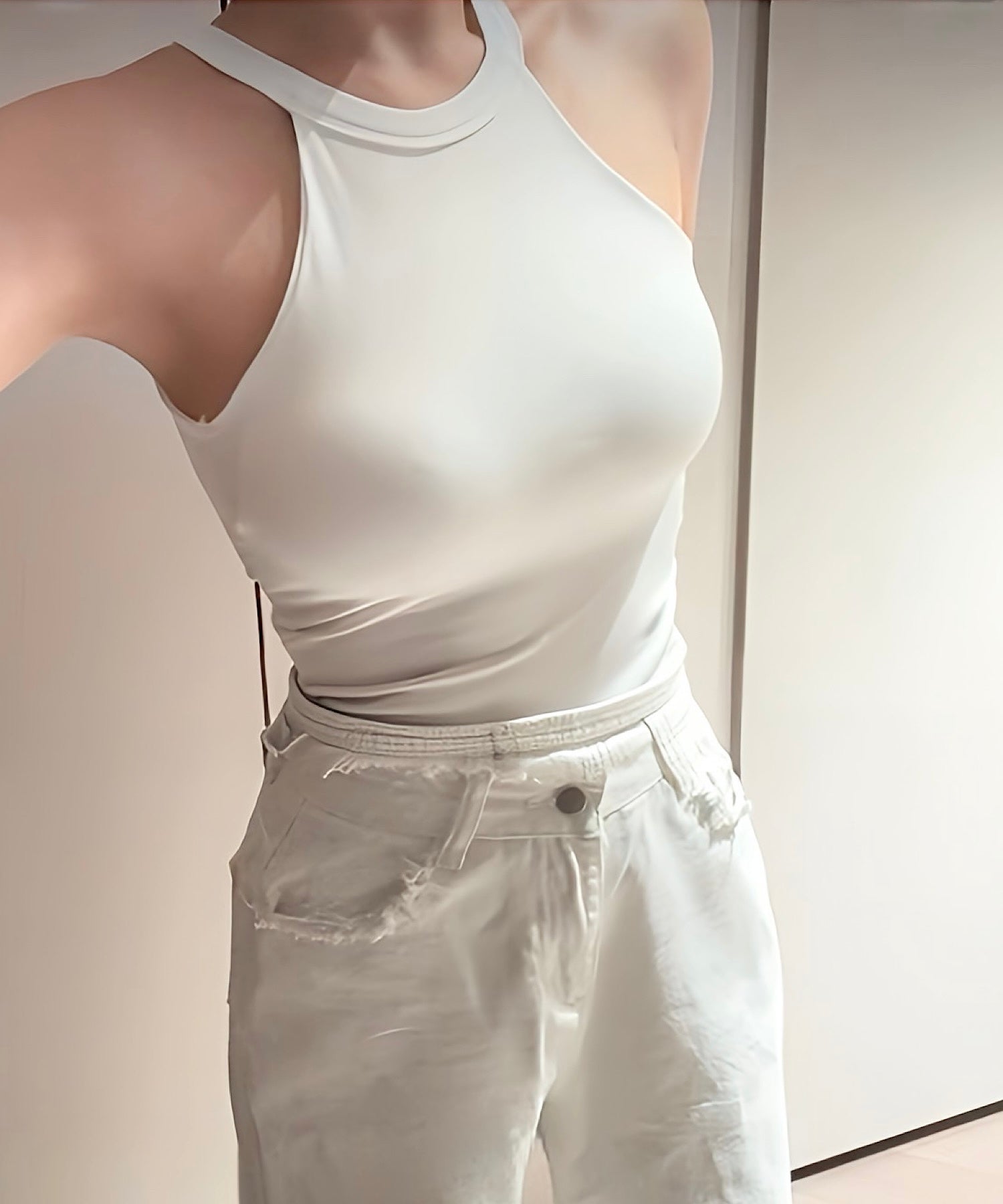 ホルターネッククロップドタンク