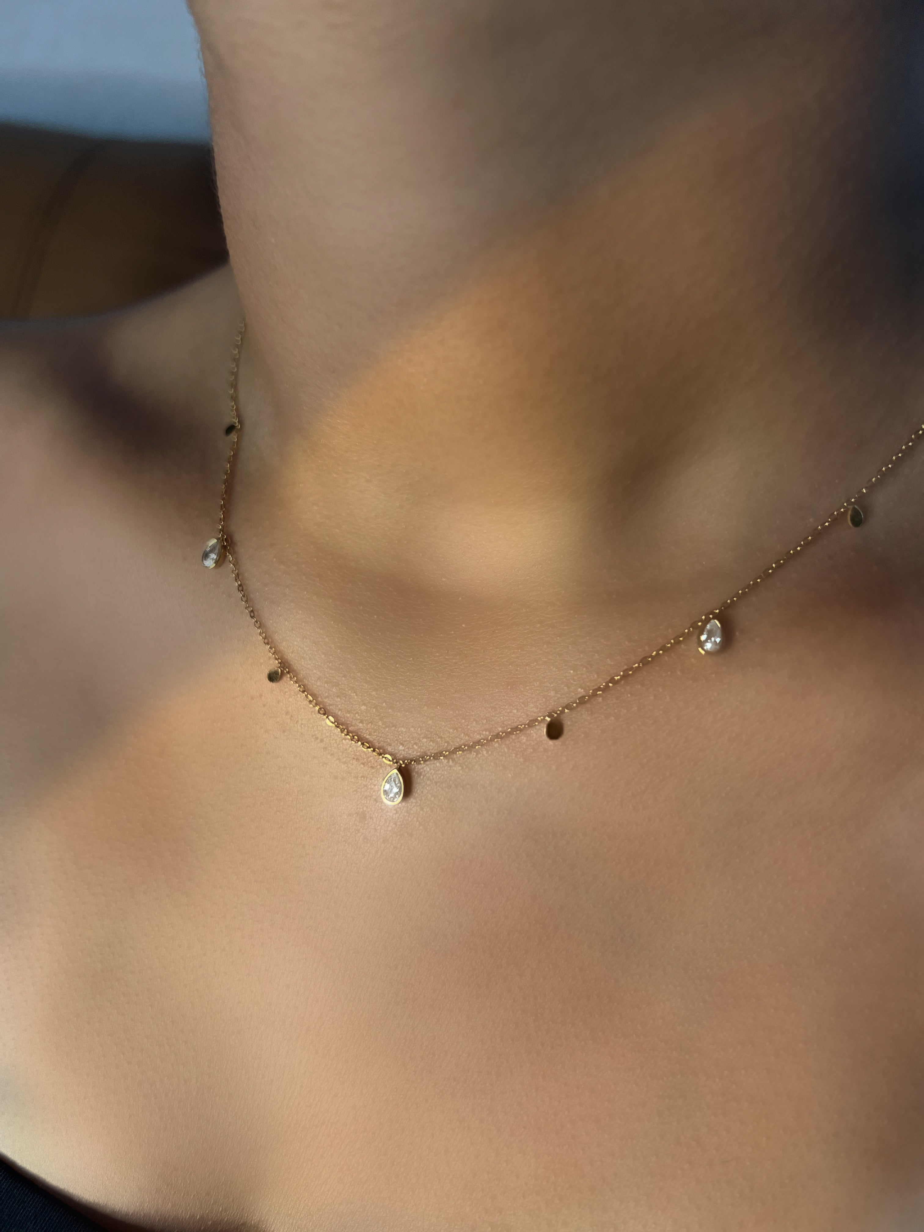 ティアドロップキュービックジルコニアネックレス