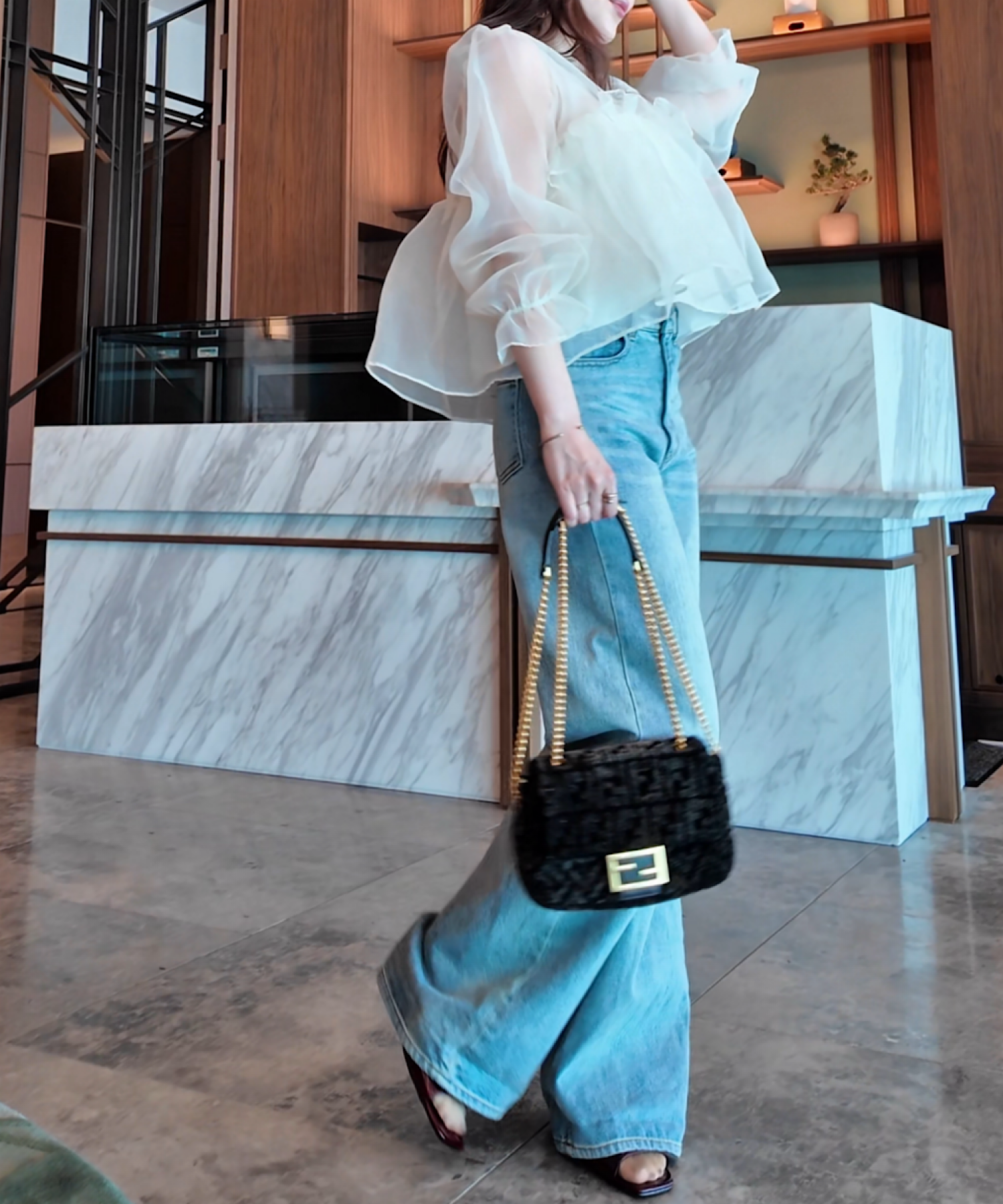 シアーフリルフレアブラウス