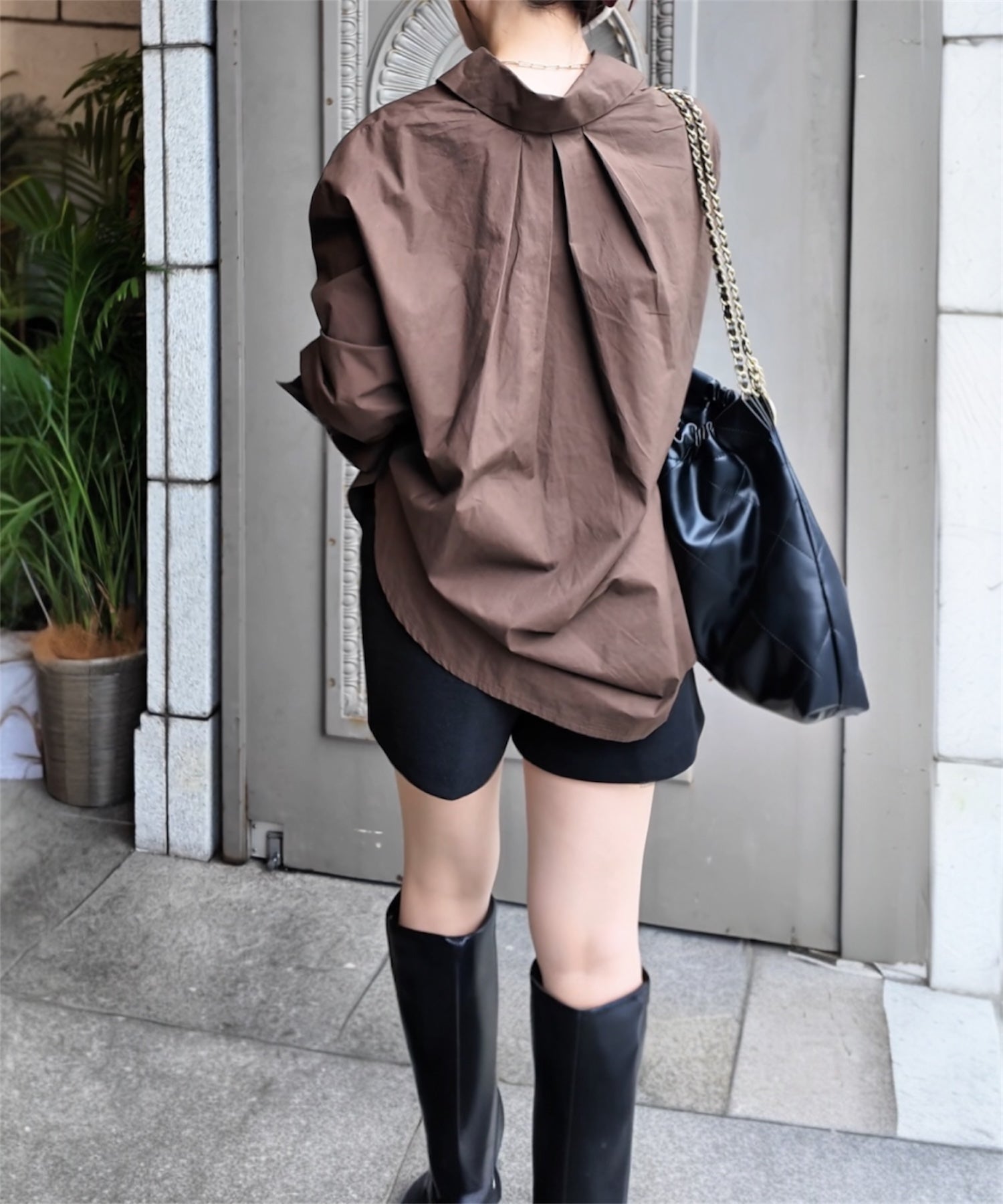 バックデザインシャツ