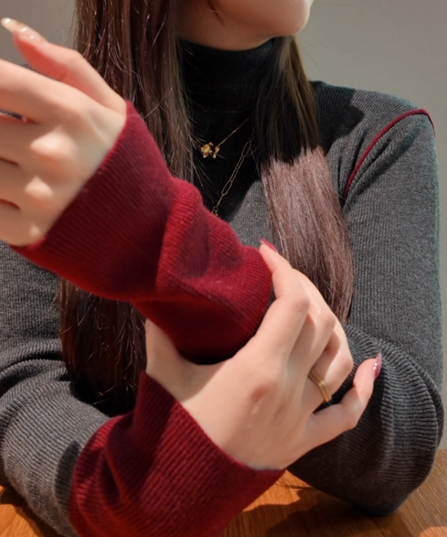 ウールポイント配色タートルネックニット