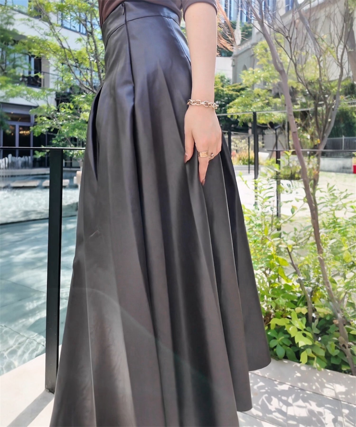 【一部通常販売】ヘップバーン エコレザーロングフレアスカート