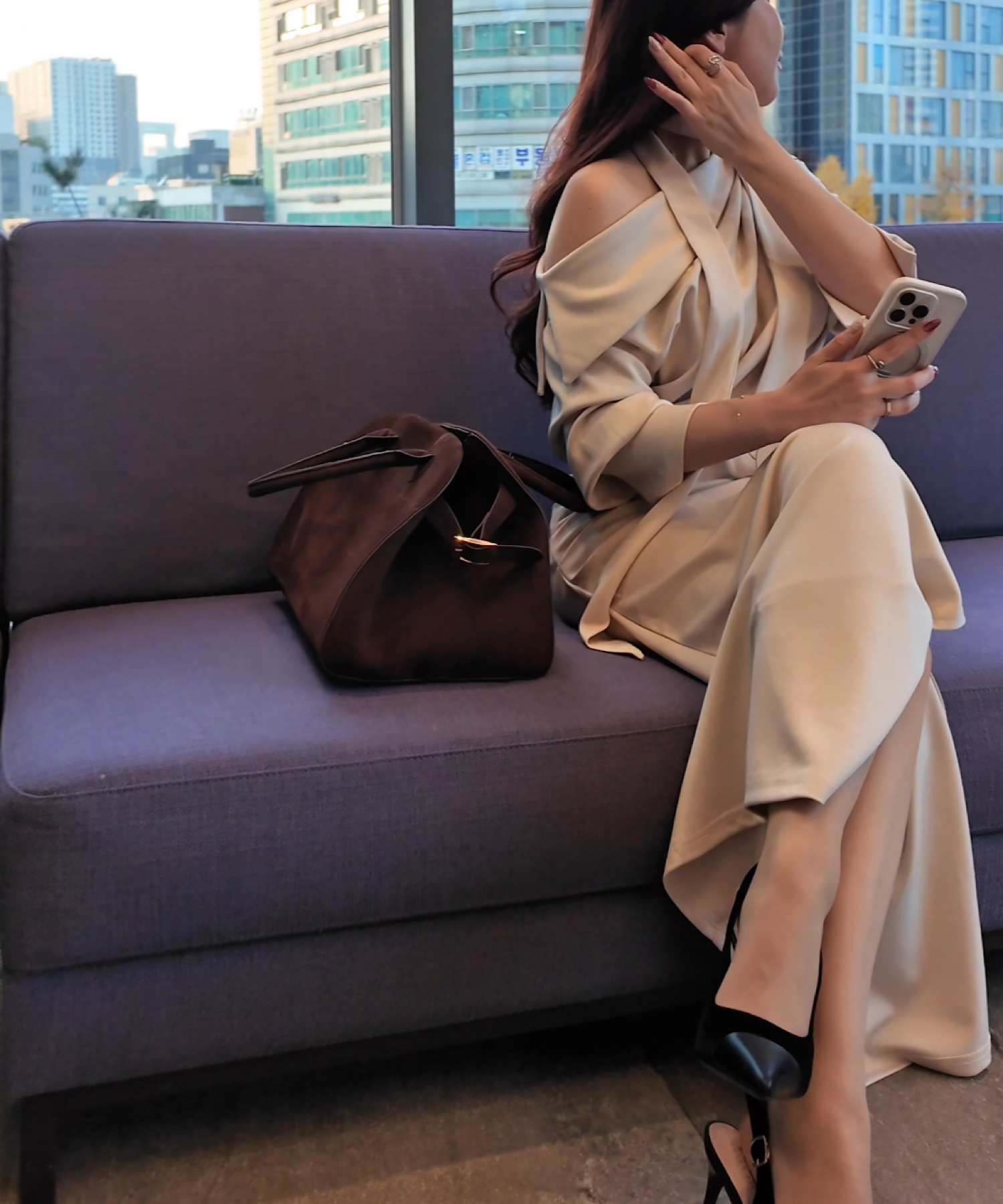 スカーフドレープワンピース/ Scarf Drape Dress – Graceful Off-Shoulder Silhouette