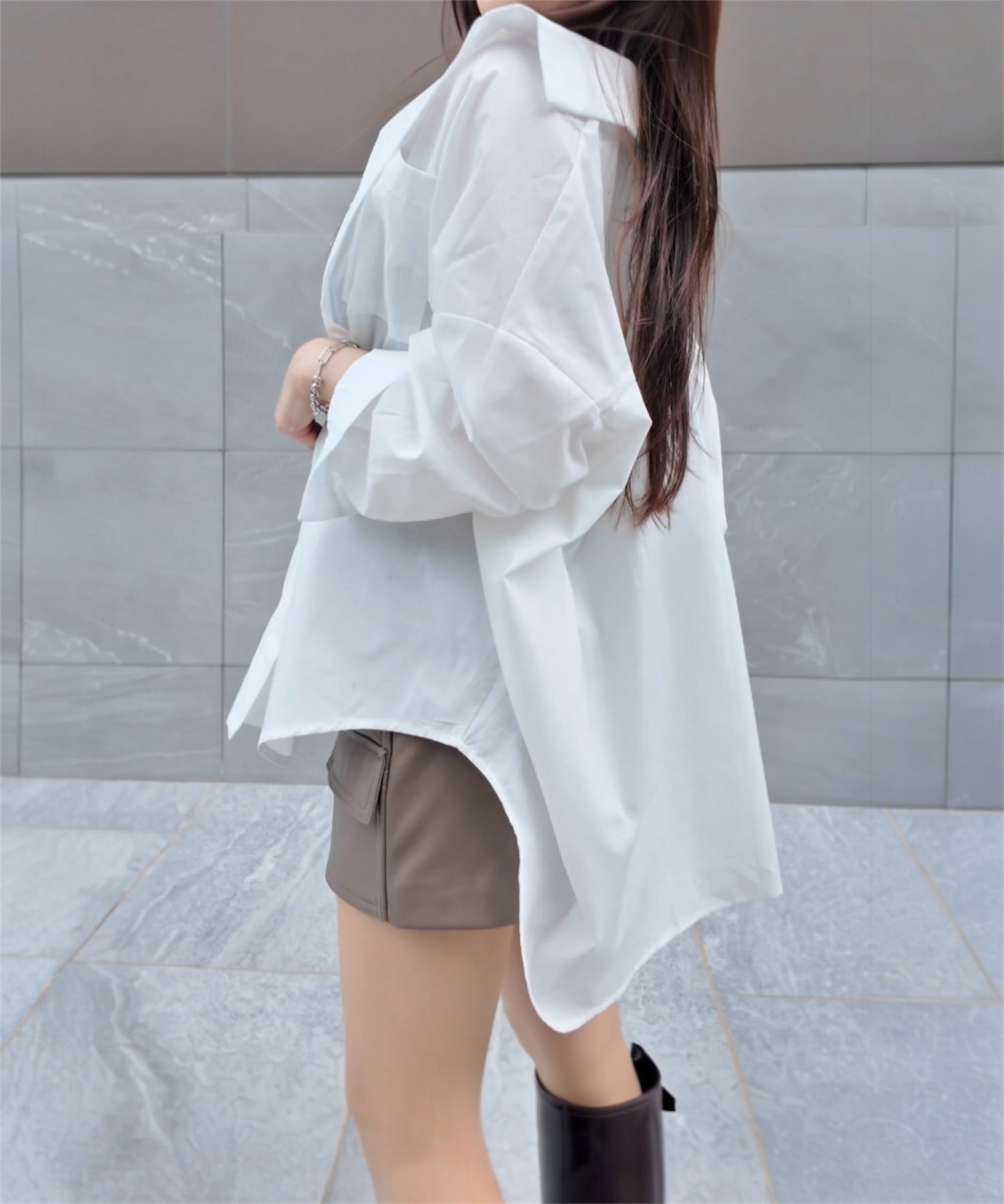 オーバーフィットシャツ