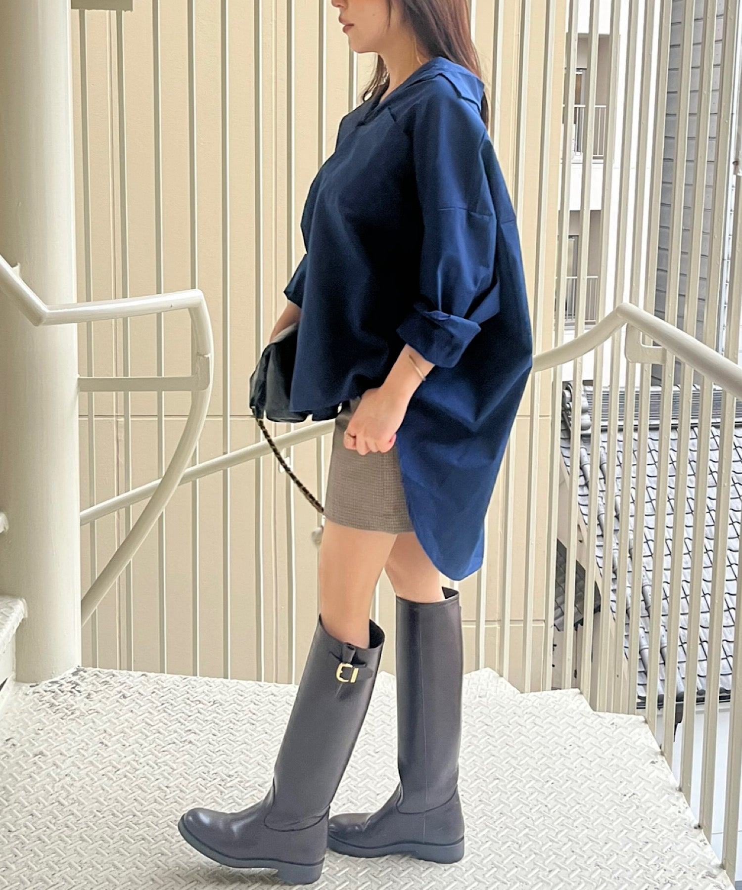 オーバーフィットシャツ