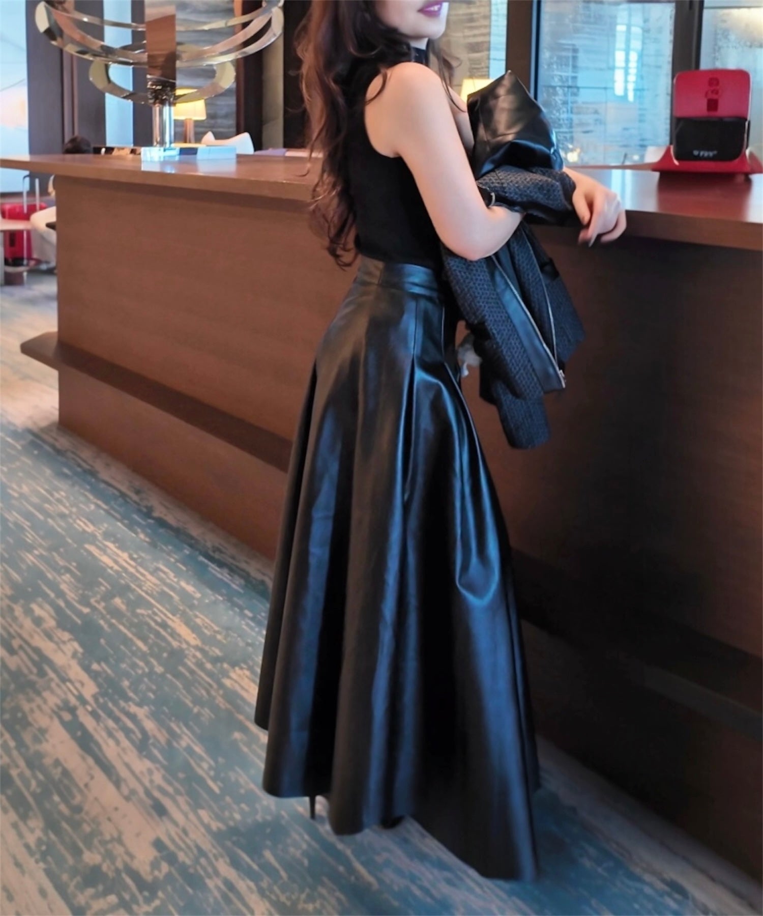 【一部通常販売】ヘップバーン エコレザーロングフレアスカート