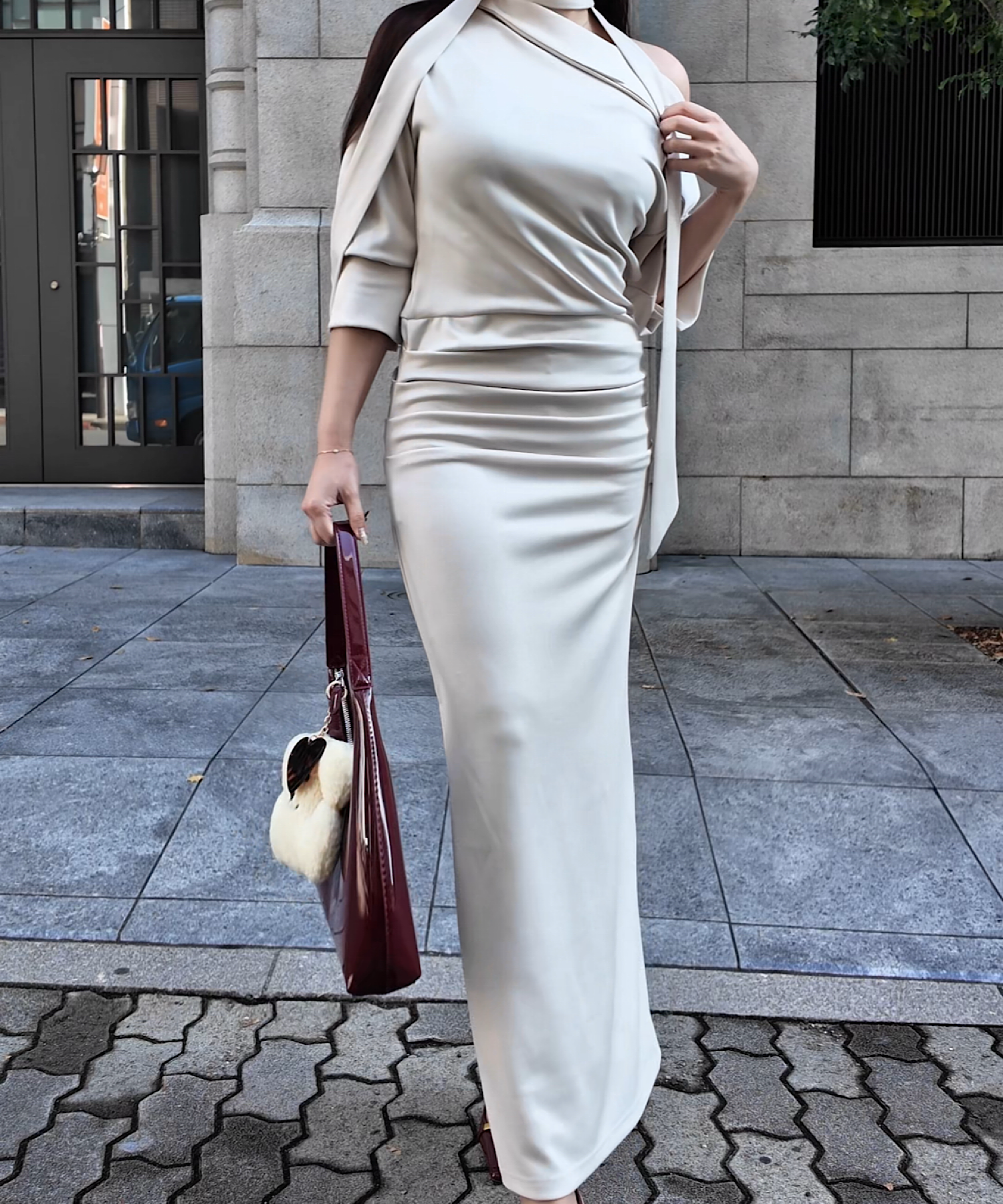 スカーフドレープワンピース/ Scarf Drape Dress – Graceful Off-Shoulder Silhouette