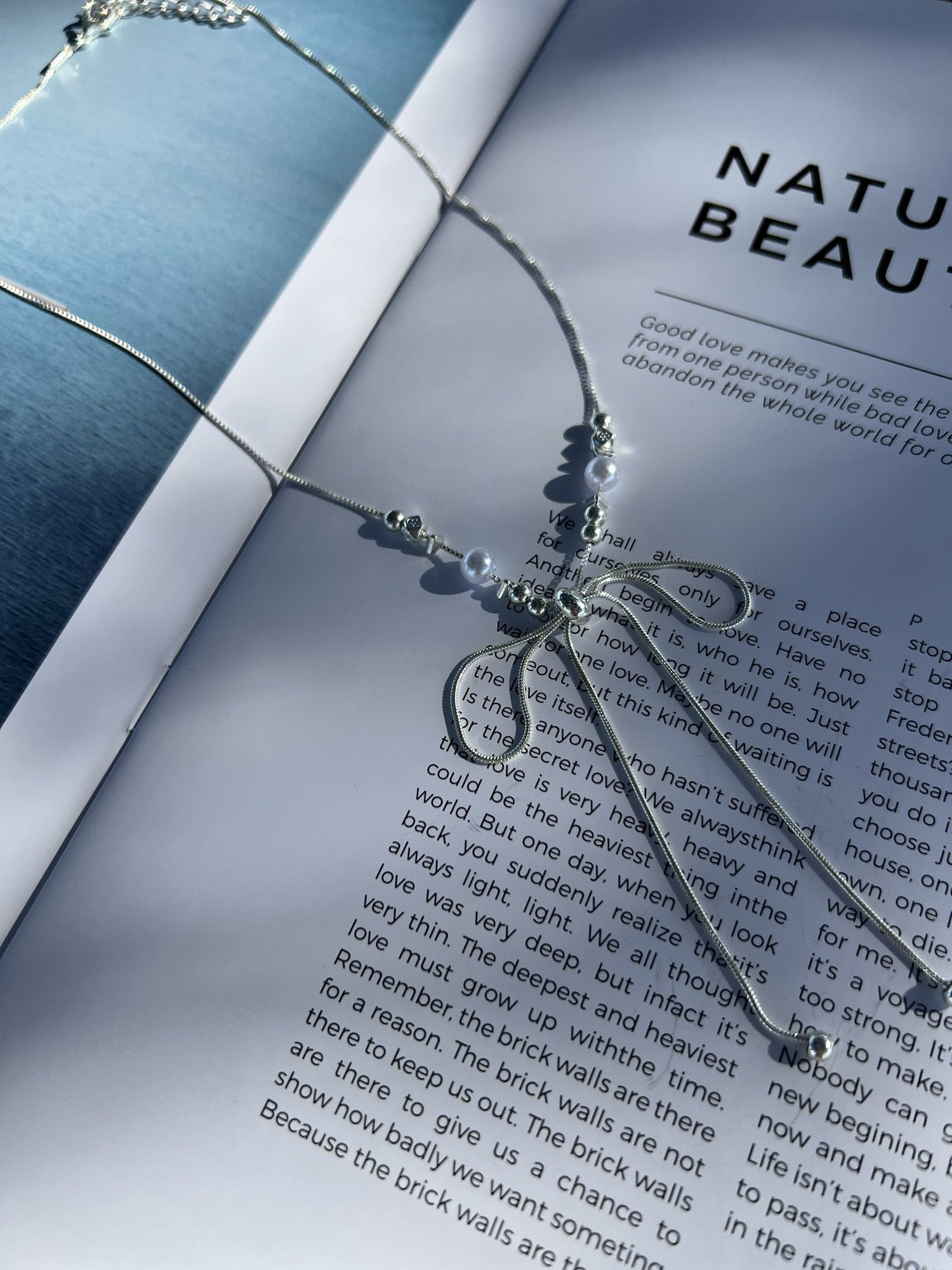 パールリボン結びチョーカー