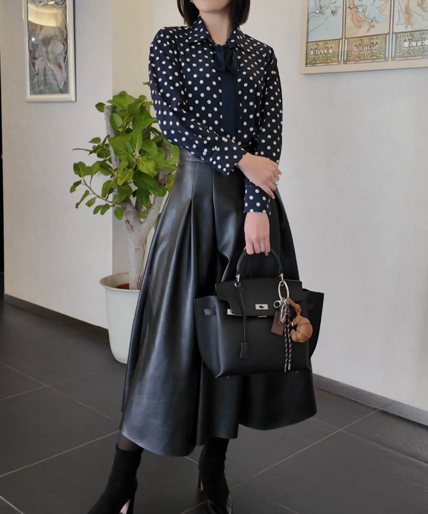 スカーフアクセント ドットブラウス