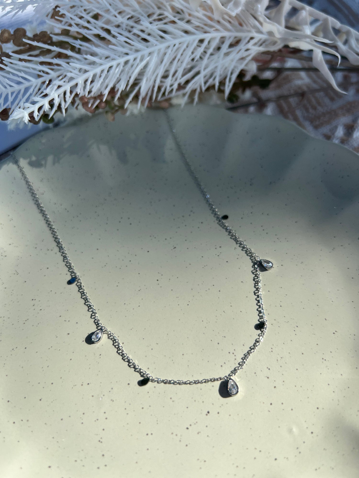 ティアドロップキュービックジルコニアネックレス