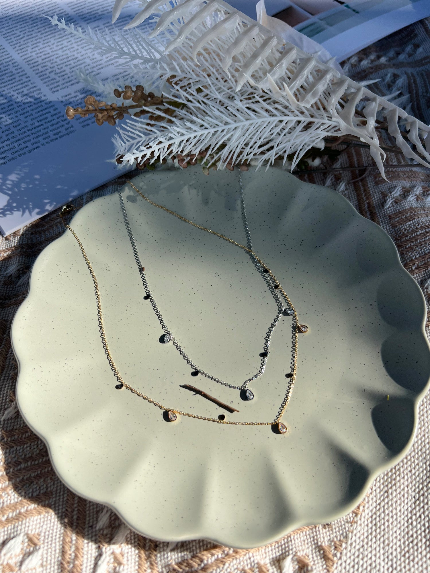 ティアドロップキュービックジルコニアネックレス