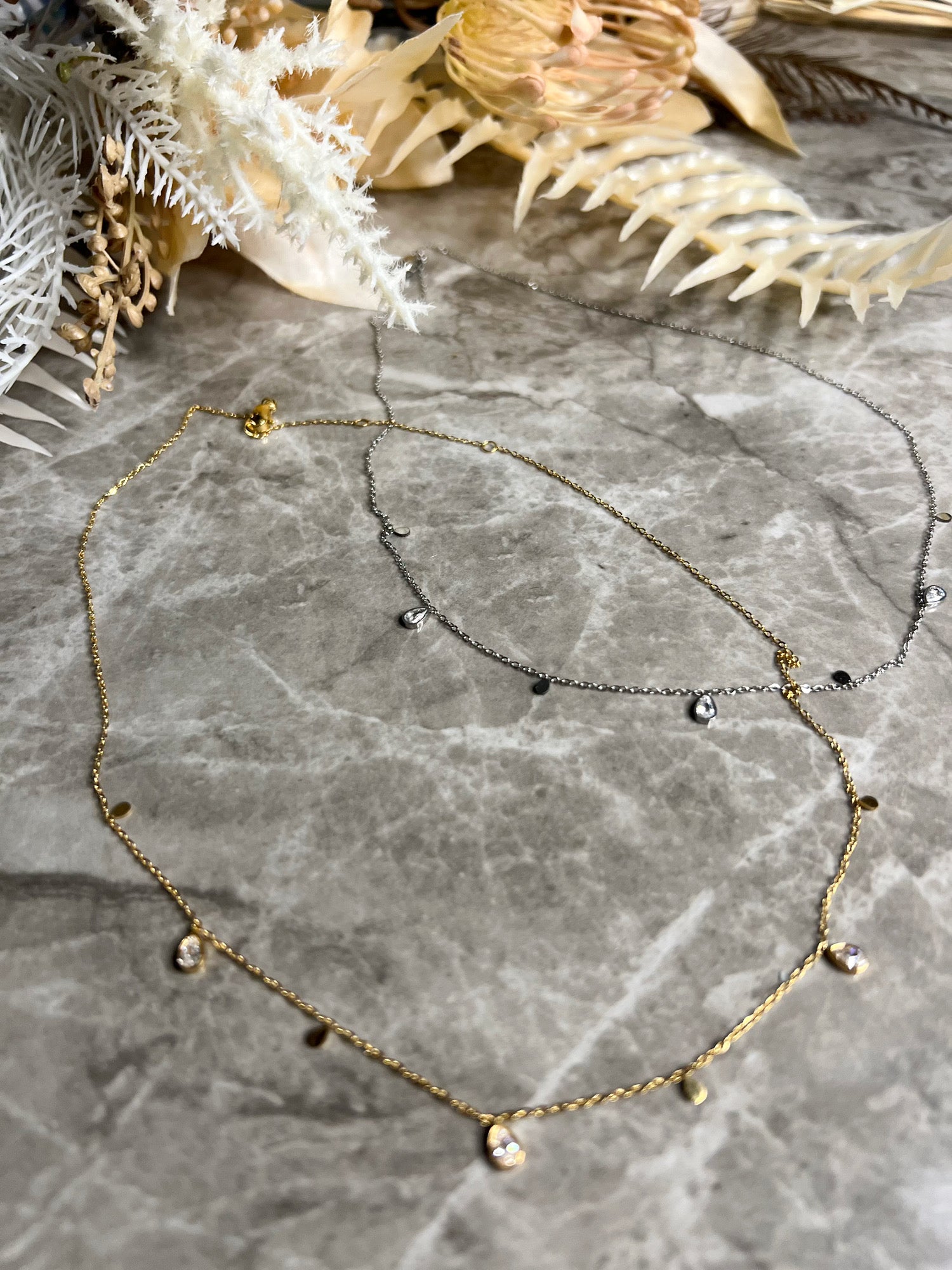 ティアドロップキュービックジルコニアネックレス