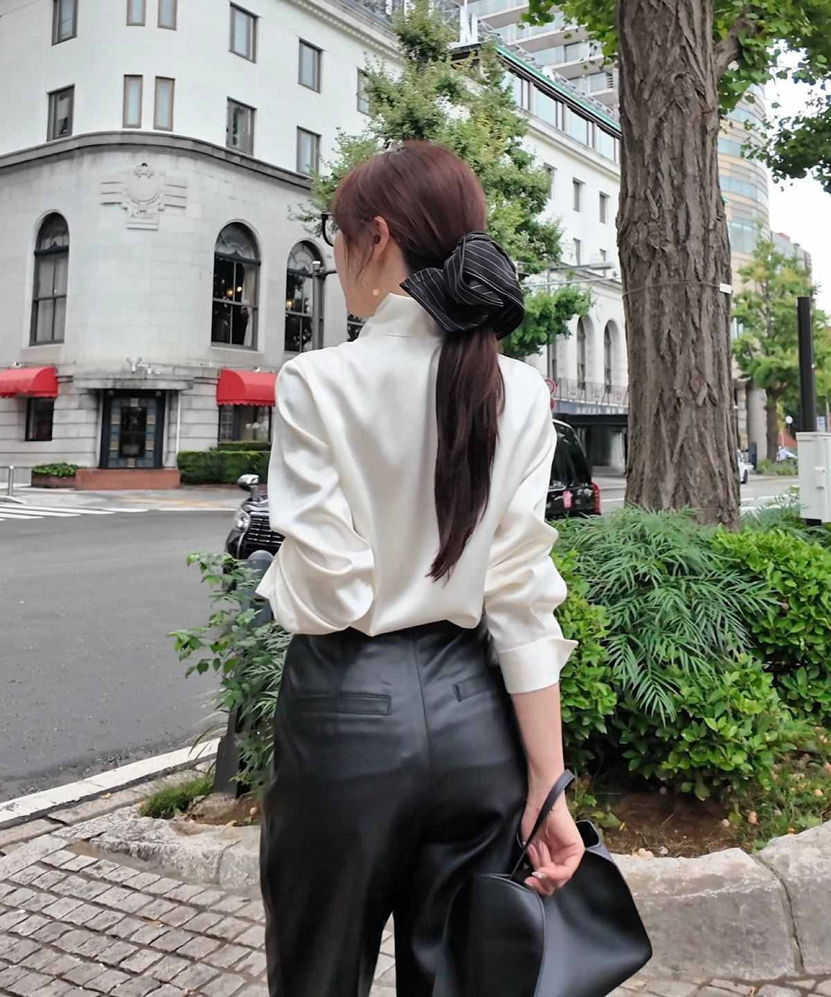 ロングタイ サテンブラウス