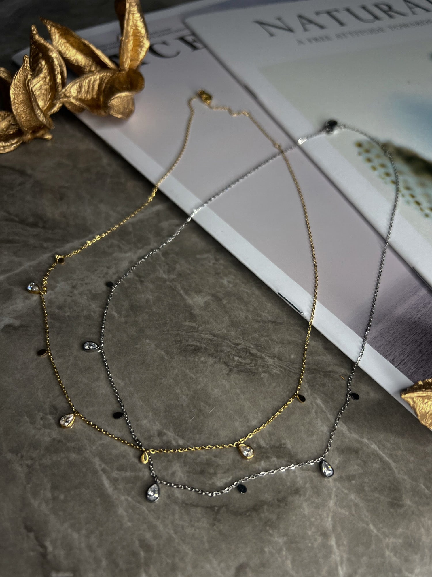 ティアドロップキュービックジルコニアネックレス