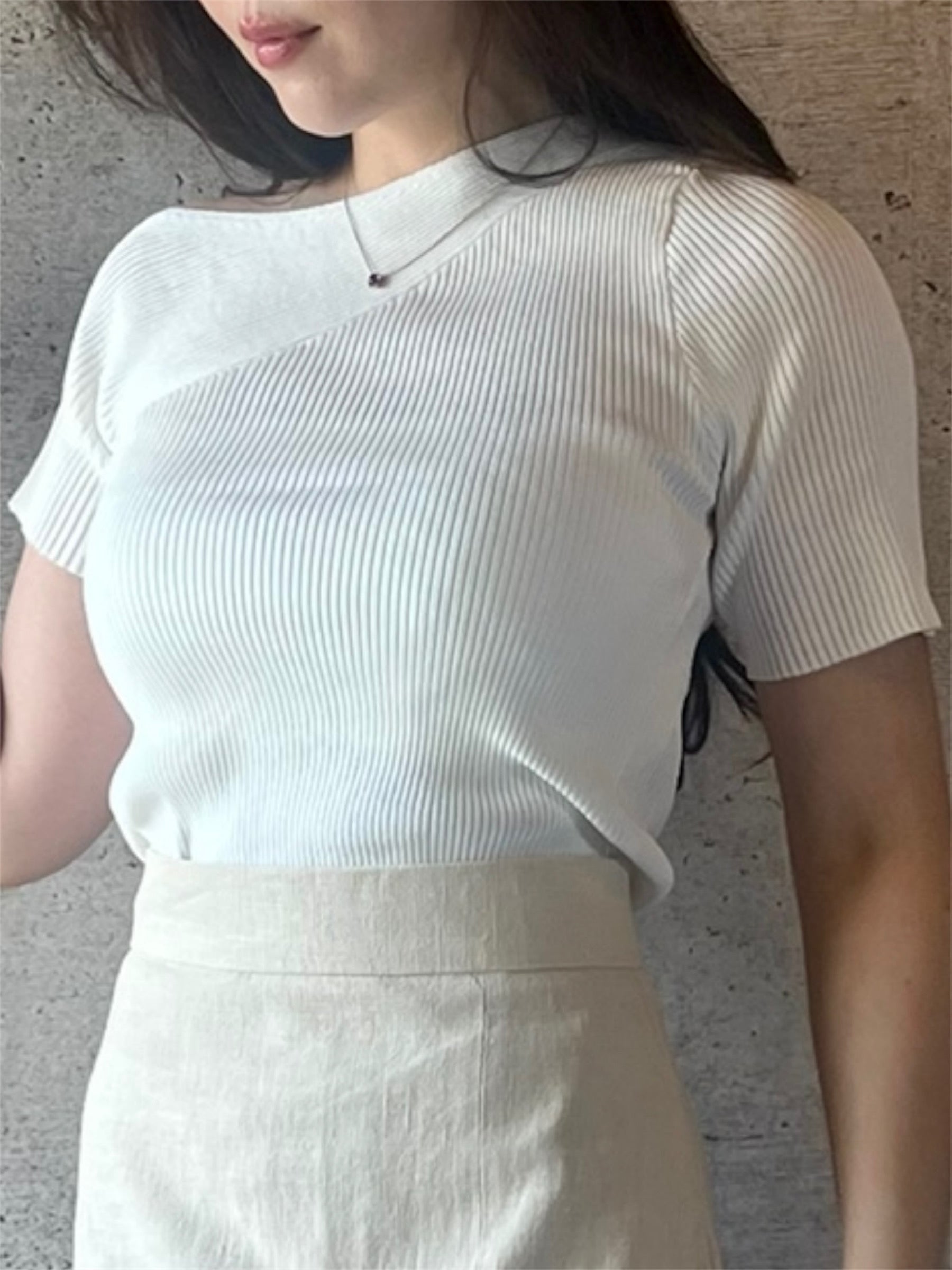 ワンサイドリブTee(さりげないデザインが差をつける一枚)