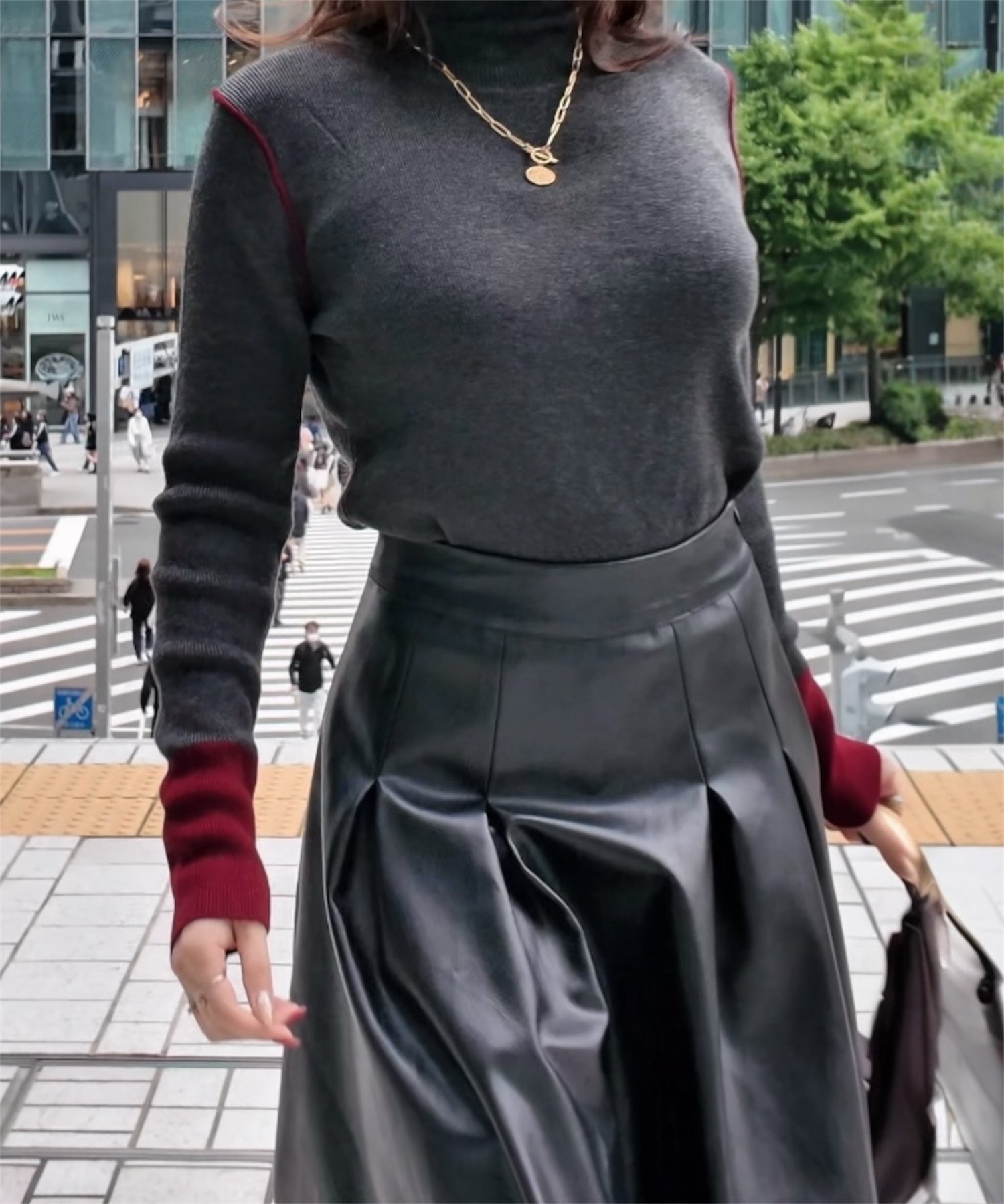 ウールポイント配色タートルネックニット