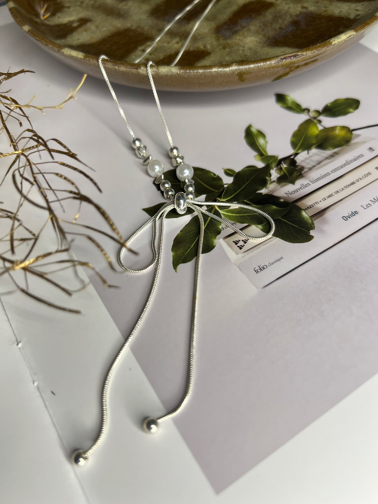 パールリボン結びチョーカー