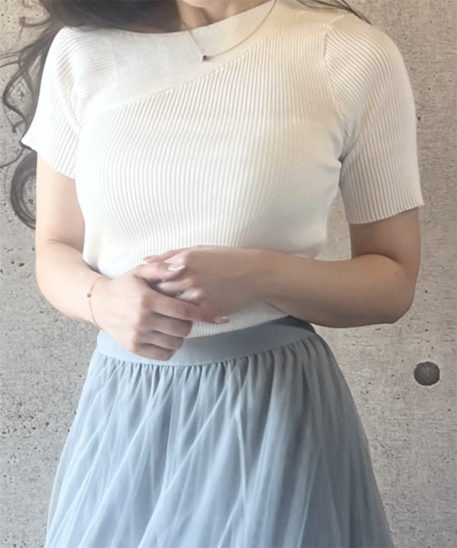 ワンサイドリブTee(さりげないデザインが差をつける一枚)