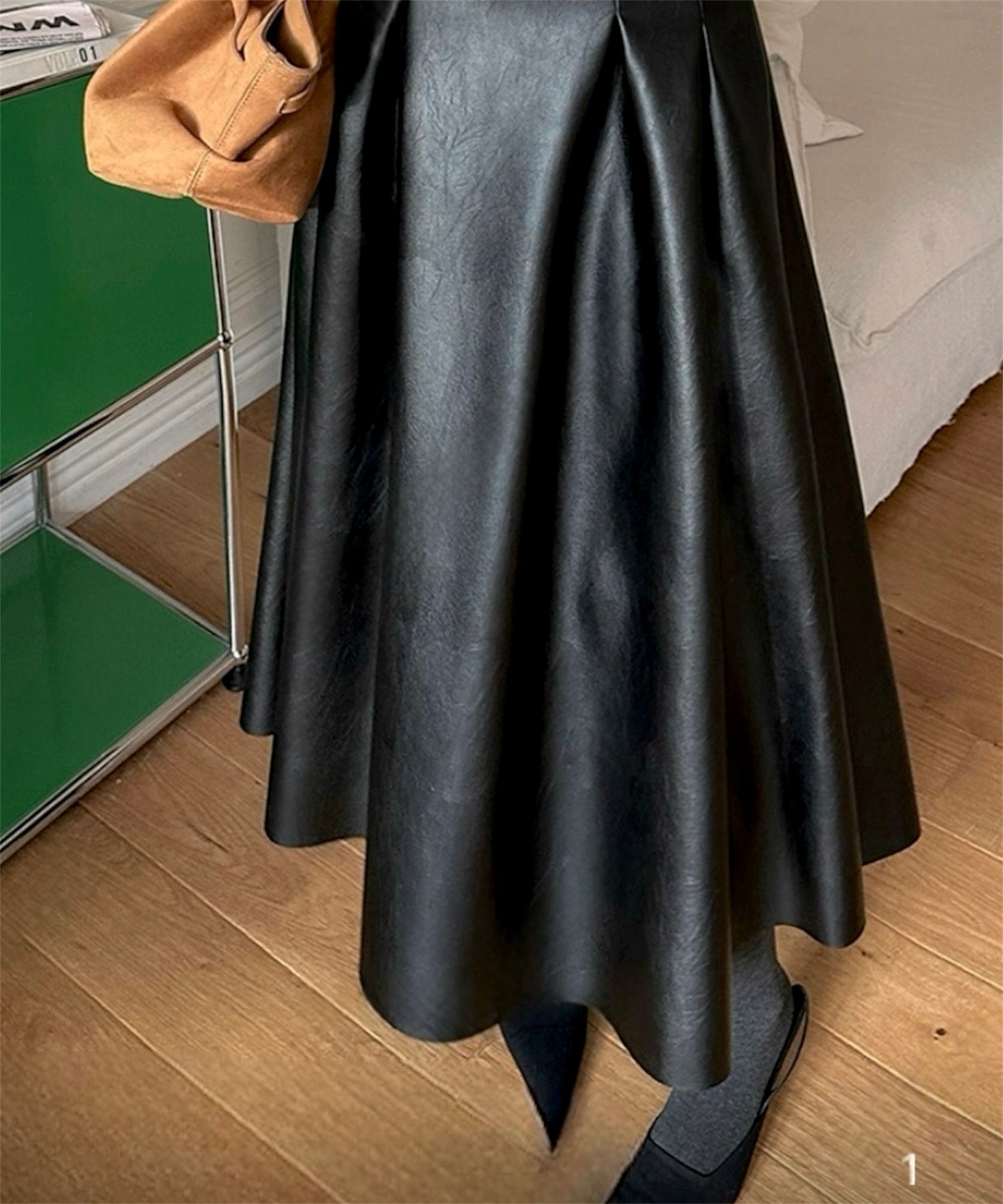 【一部通常販売】ヘップバーン エコレザーロングフレアスカート