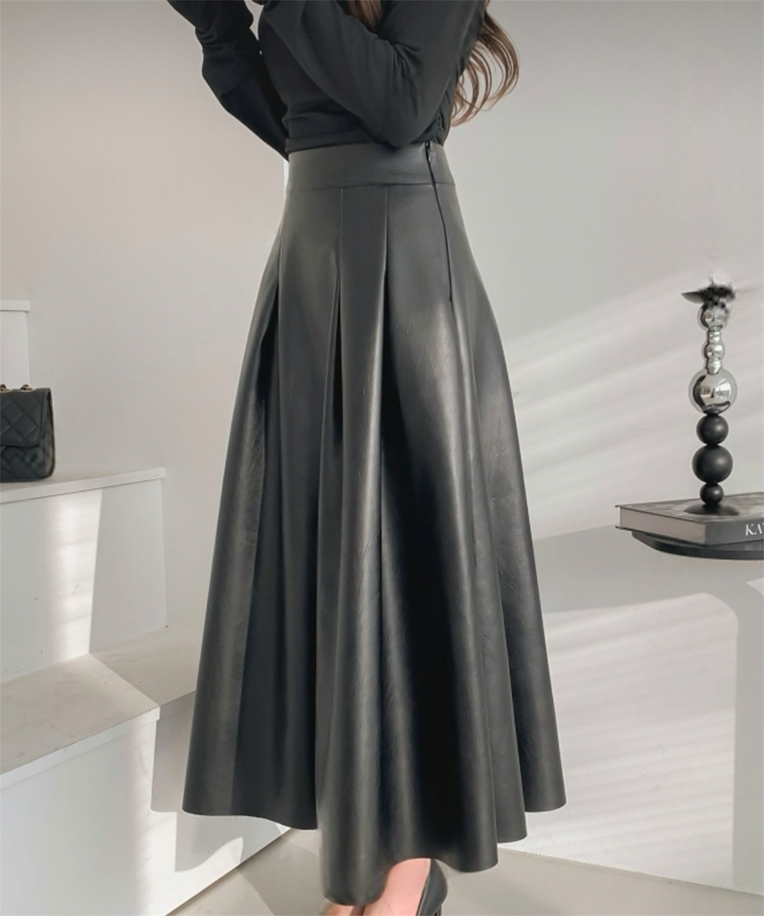 【一部通常販売】ヘップバーン エコレザーロングフレアスカート