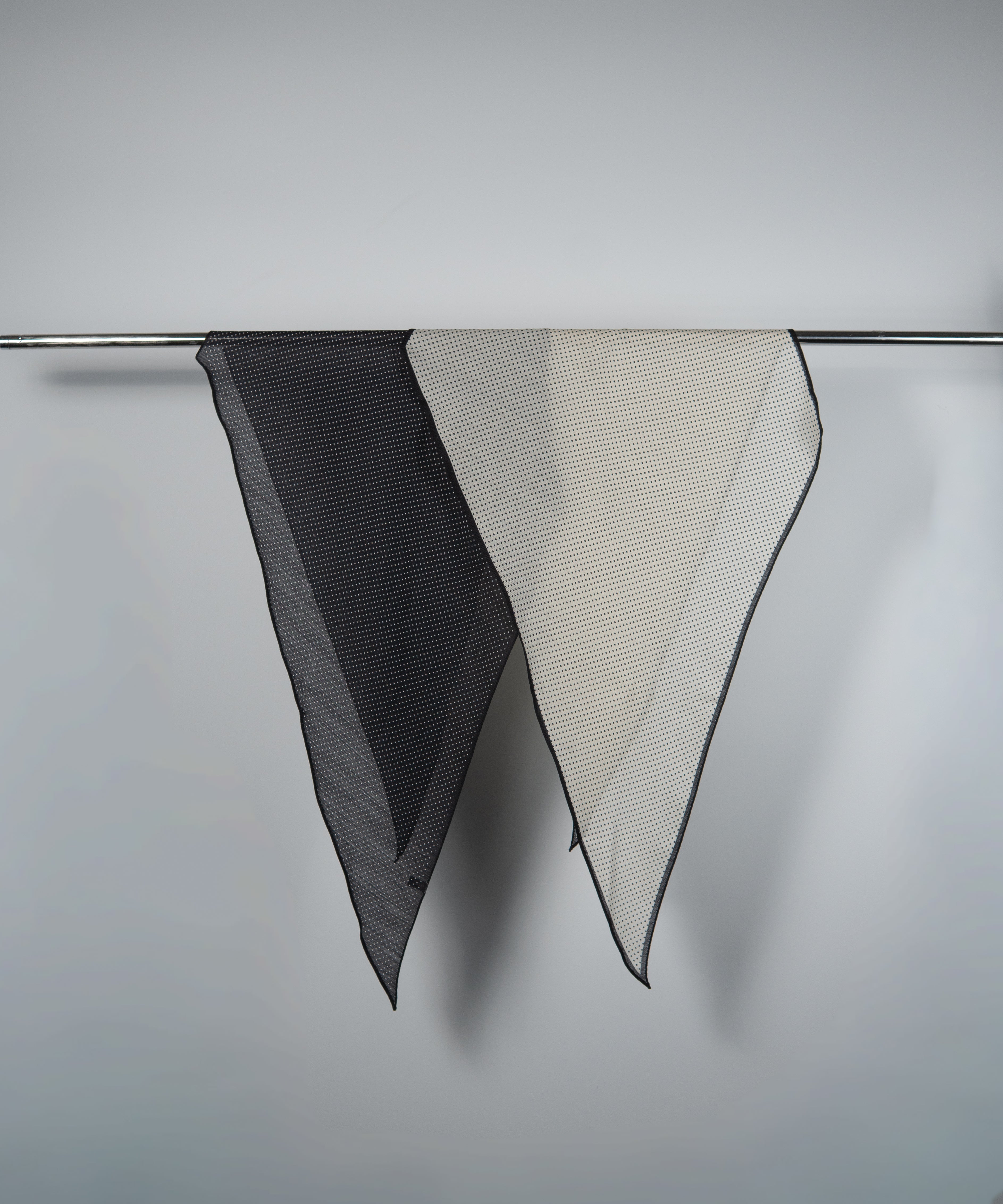 ドットシルクダイヤスカーフ